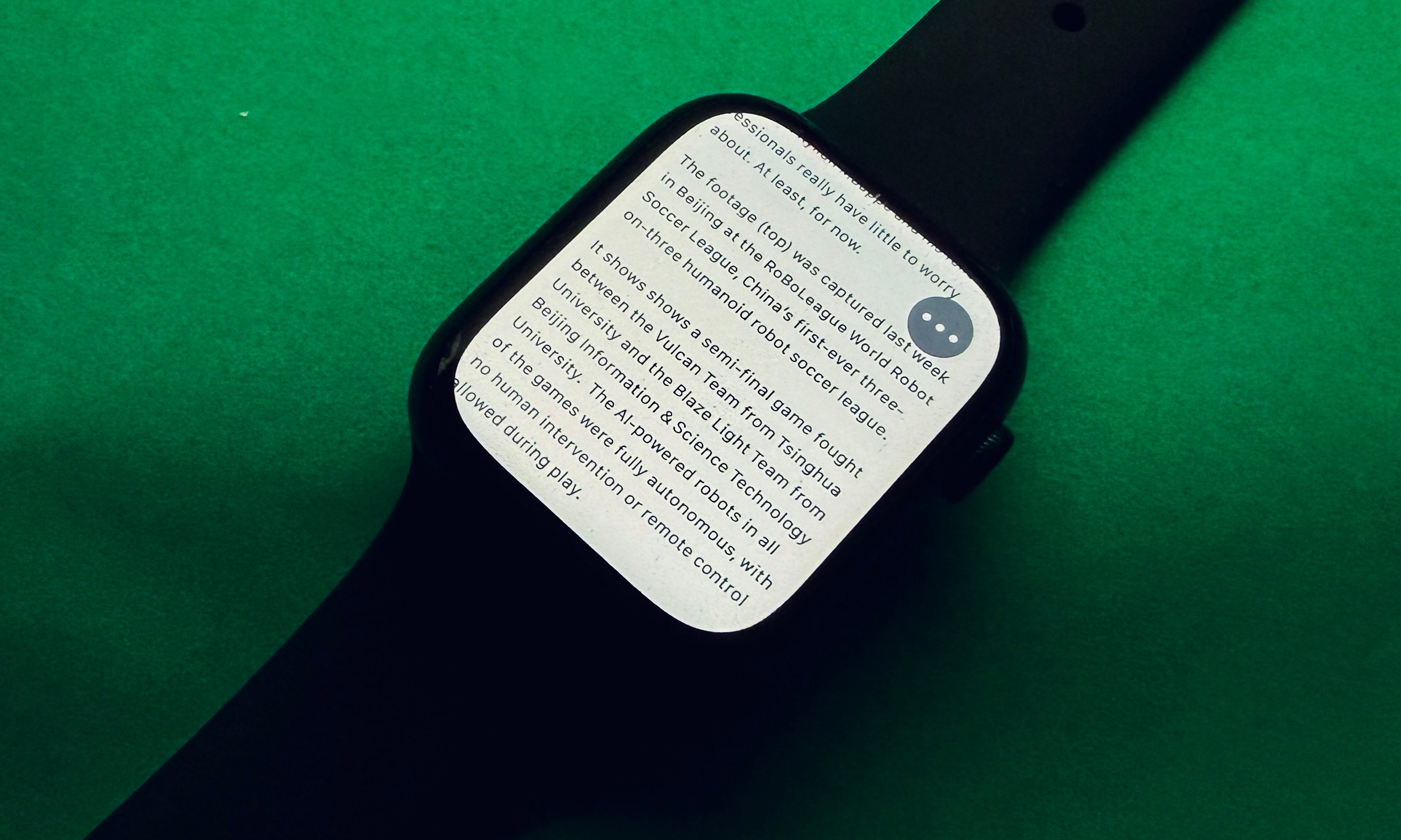 Surfing the internet with Ant Browser via an Apple Watch.