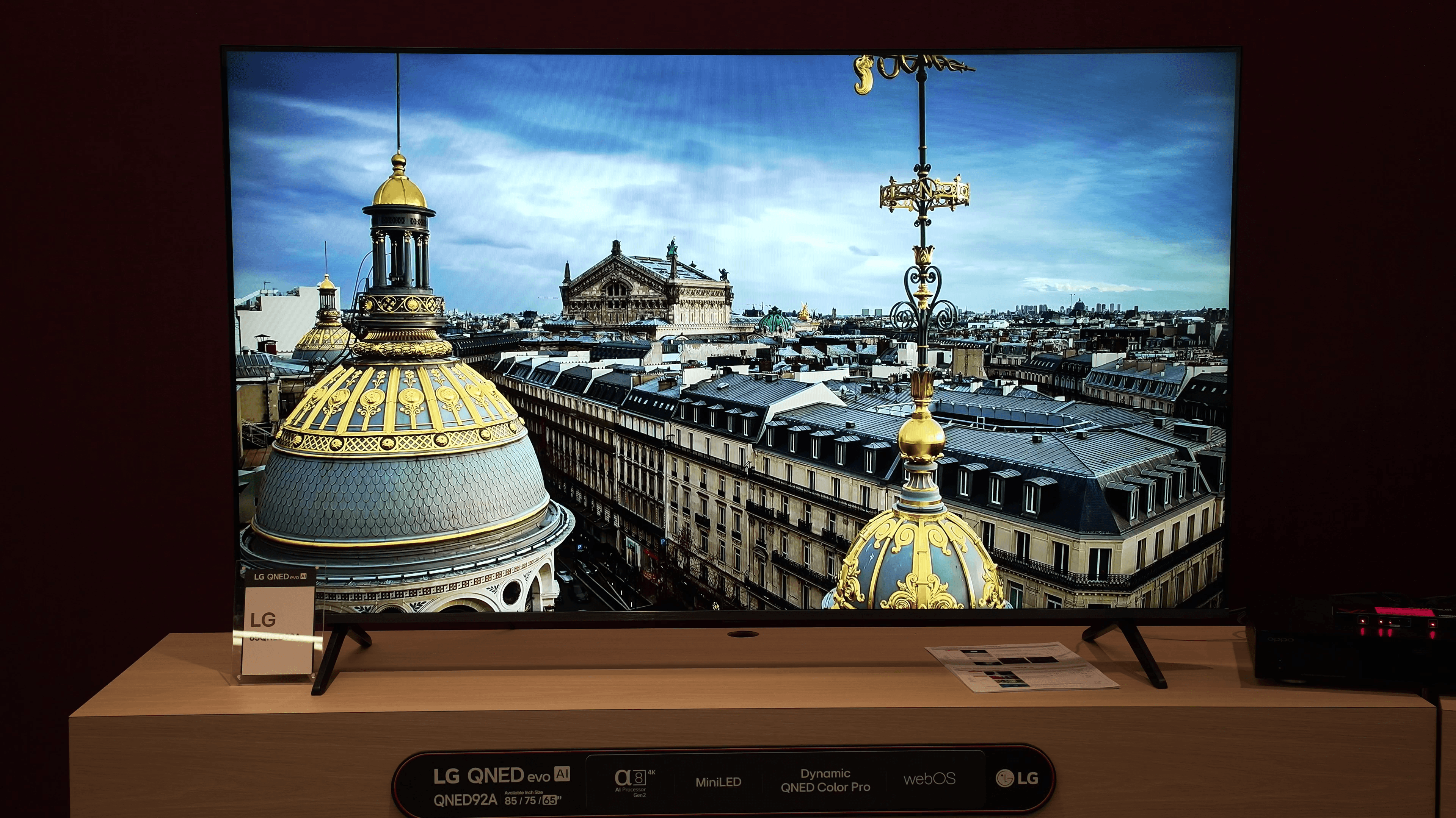 LG QNED92A mini-LED TV
