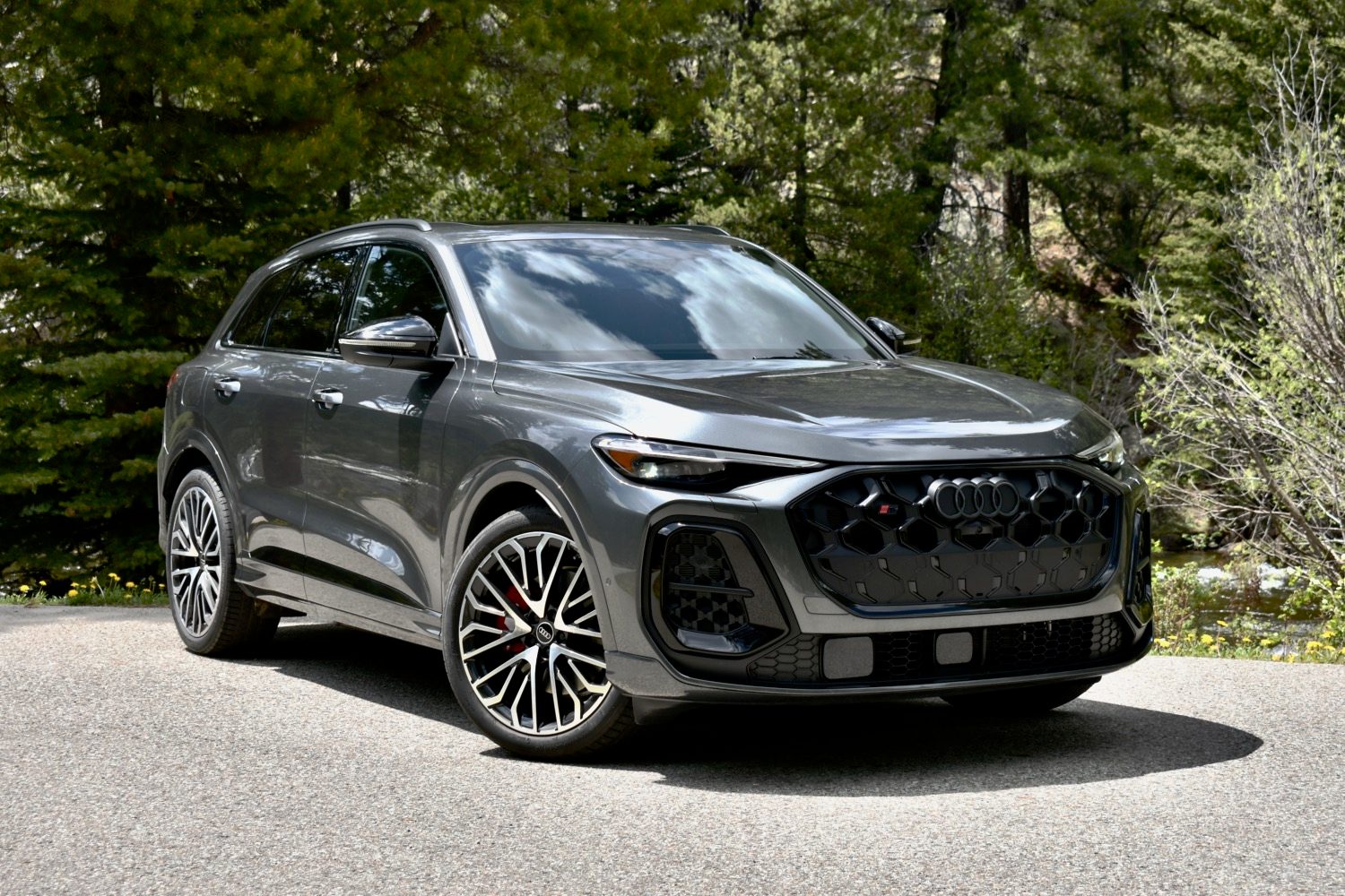 2025 Audi SQ5 front quarter view.