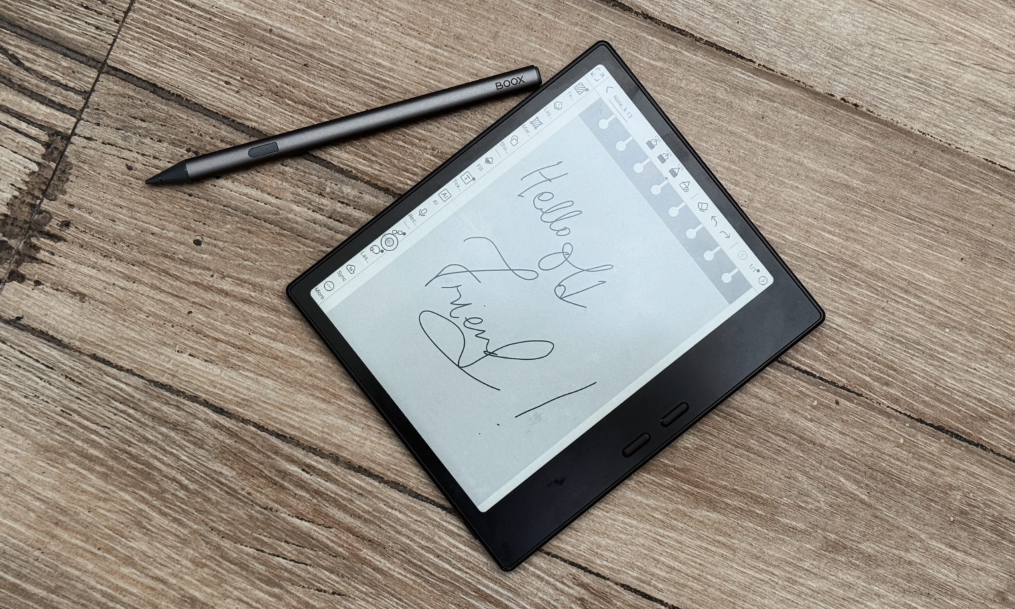 Home page of the Boox Go 7 E Ink tablet and a stylus.