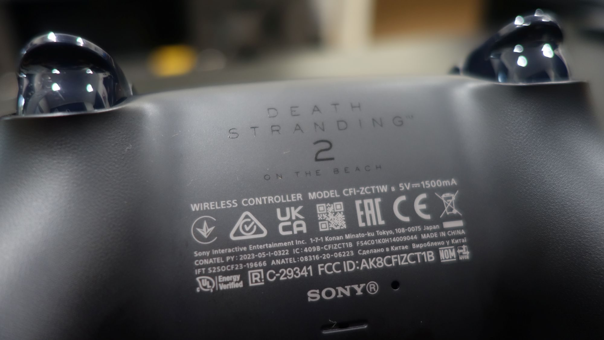 robert.m@valnetinc.com
Death Stranding 2 logo appears on the back of a DualSense.