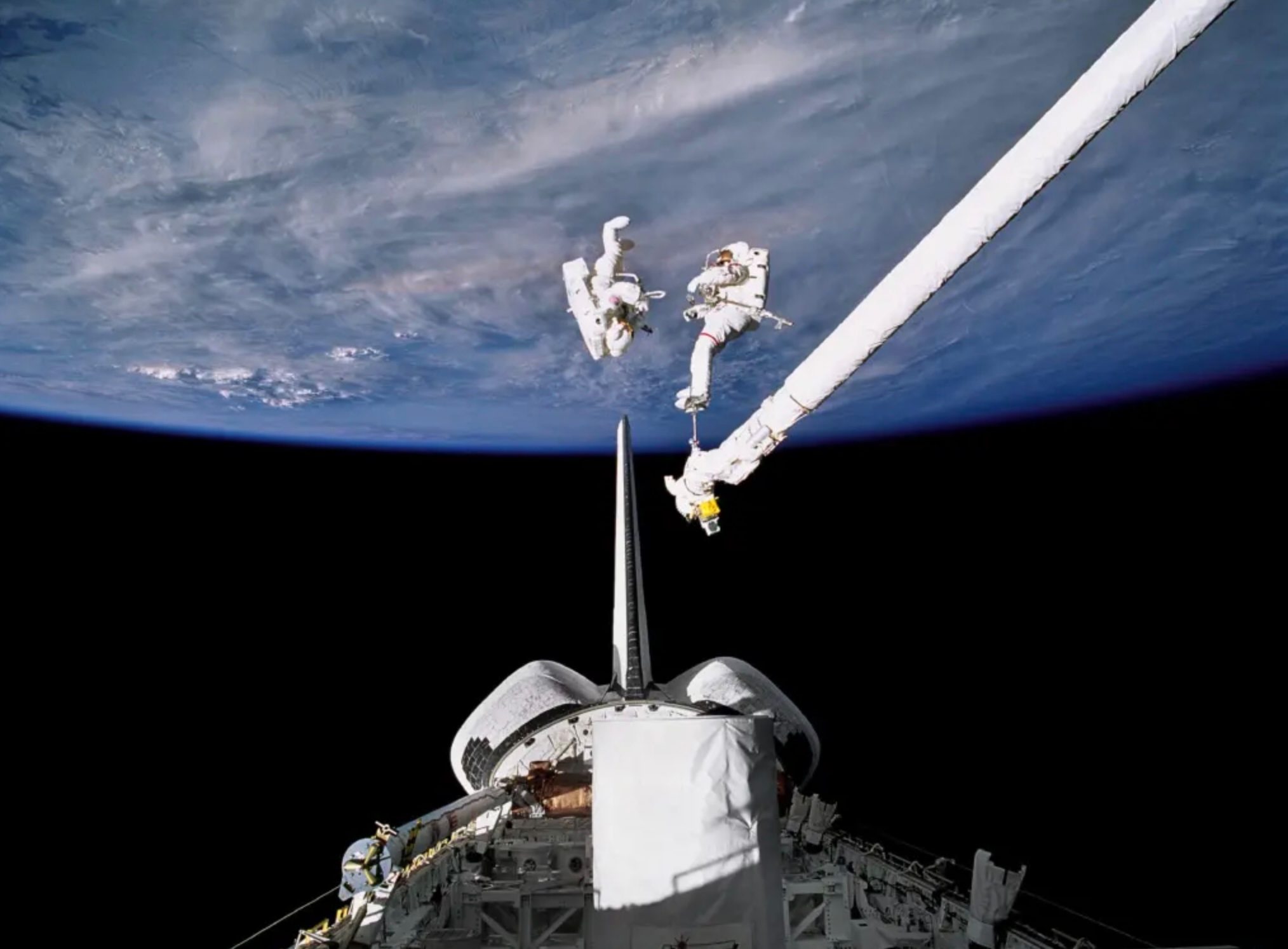 Astronauts Carl Meade and Mark Lee.