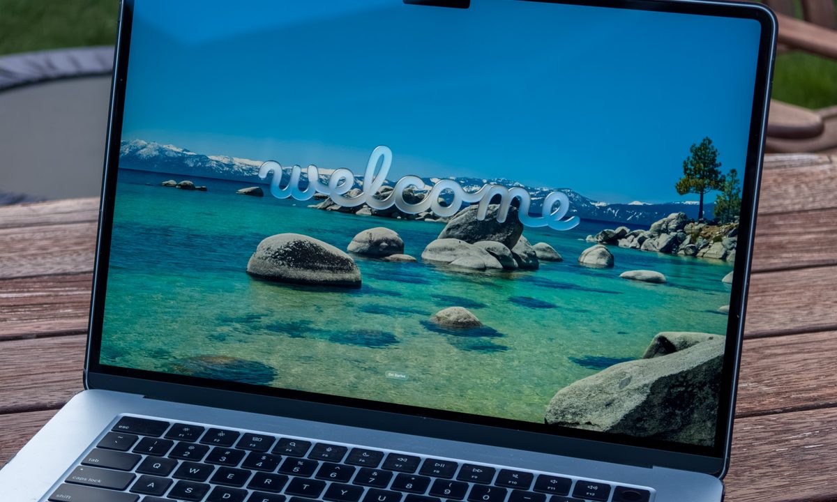 macOS Tahoe 26 public beta running on the M4 MacBook Air 15