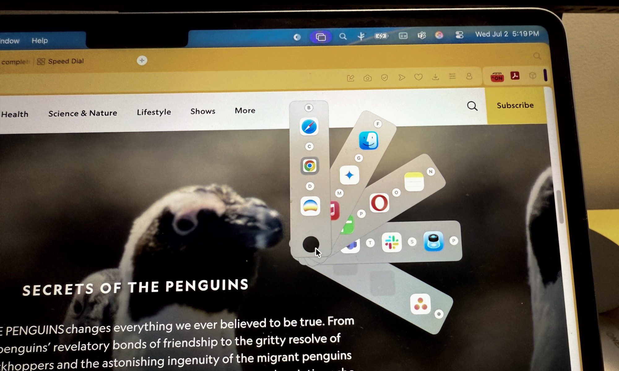 Switching between applications with the Dory tool on a MacBook Air