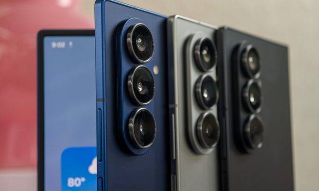 Close up of the Galaxy Z Fold 7 cameras and volume keys