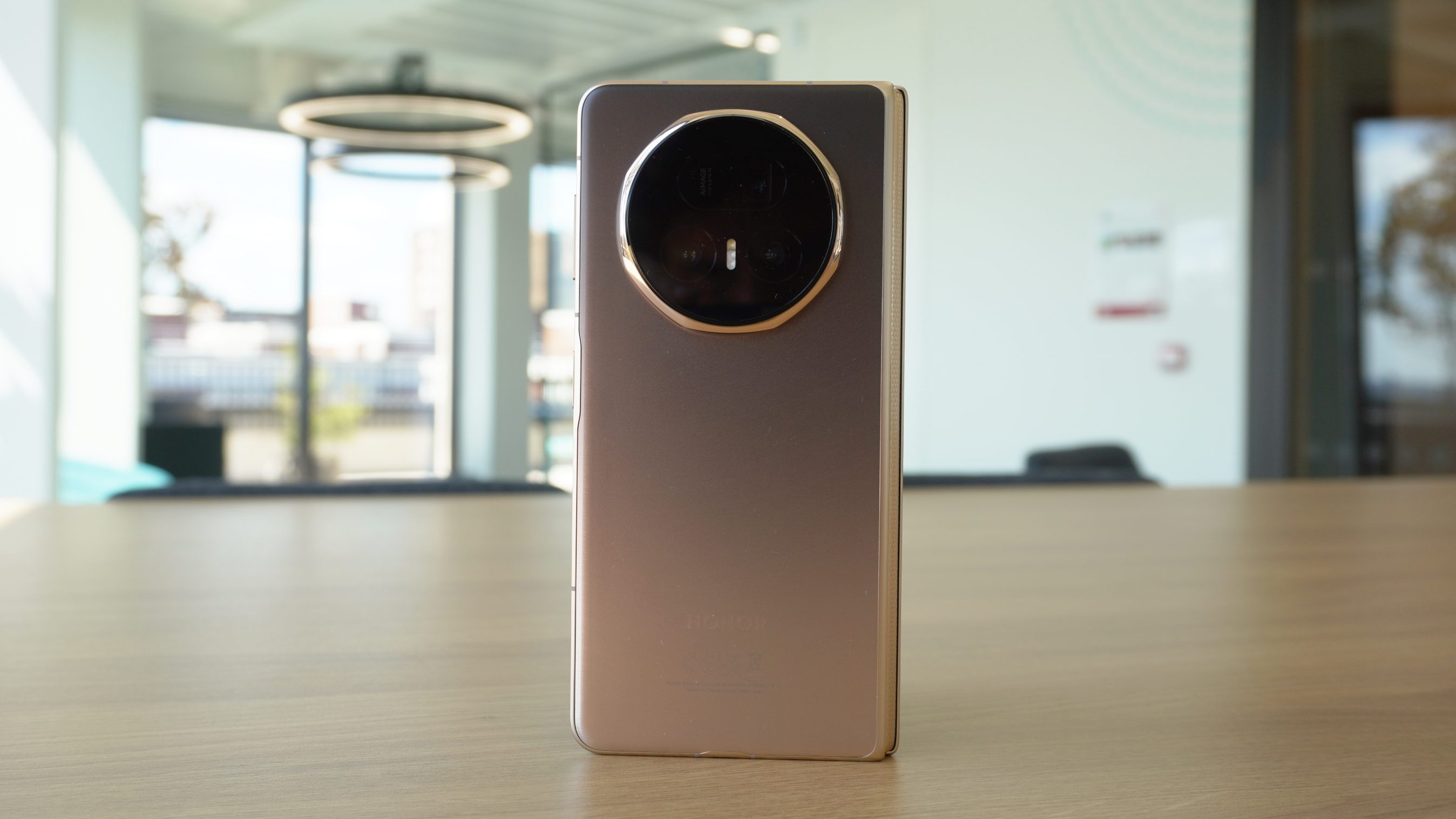 Honor Magic V5 Review: the world's thinnest folding phone is