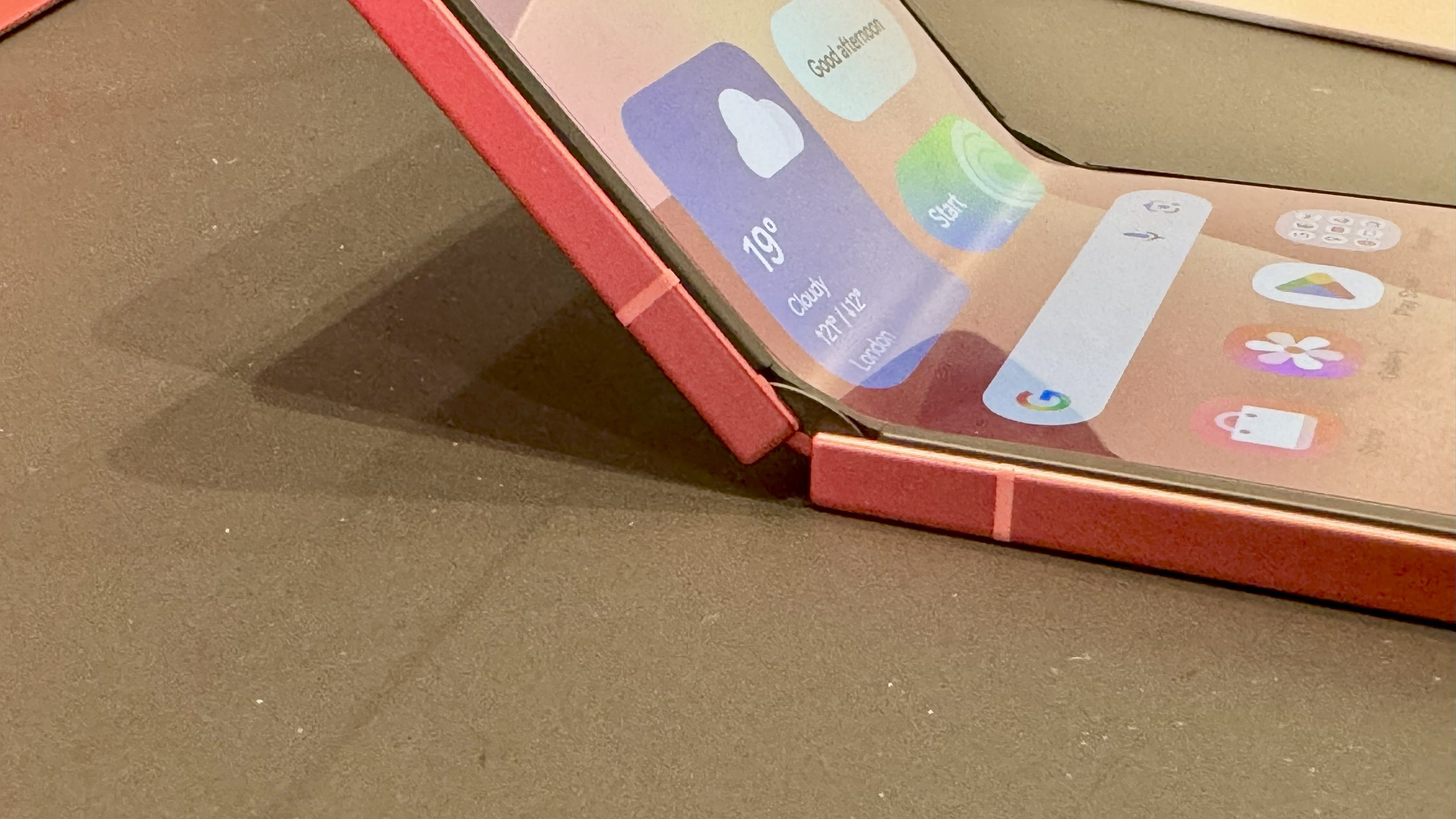 The hinge on the Flip 78 close up