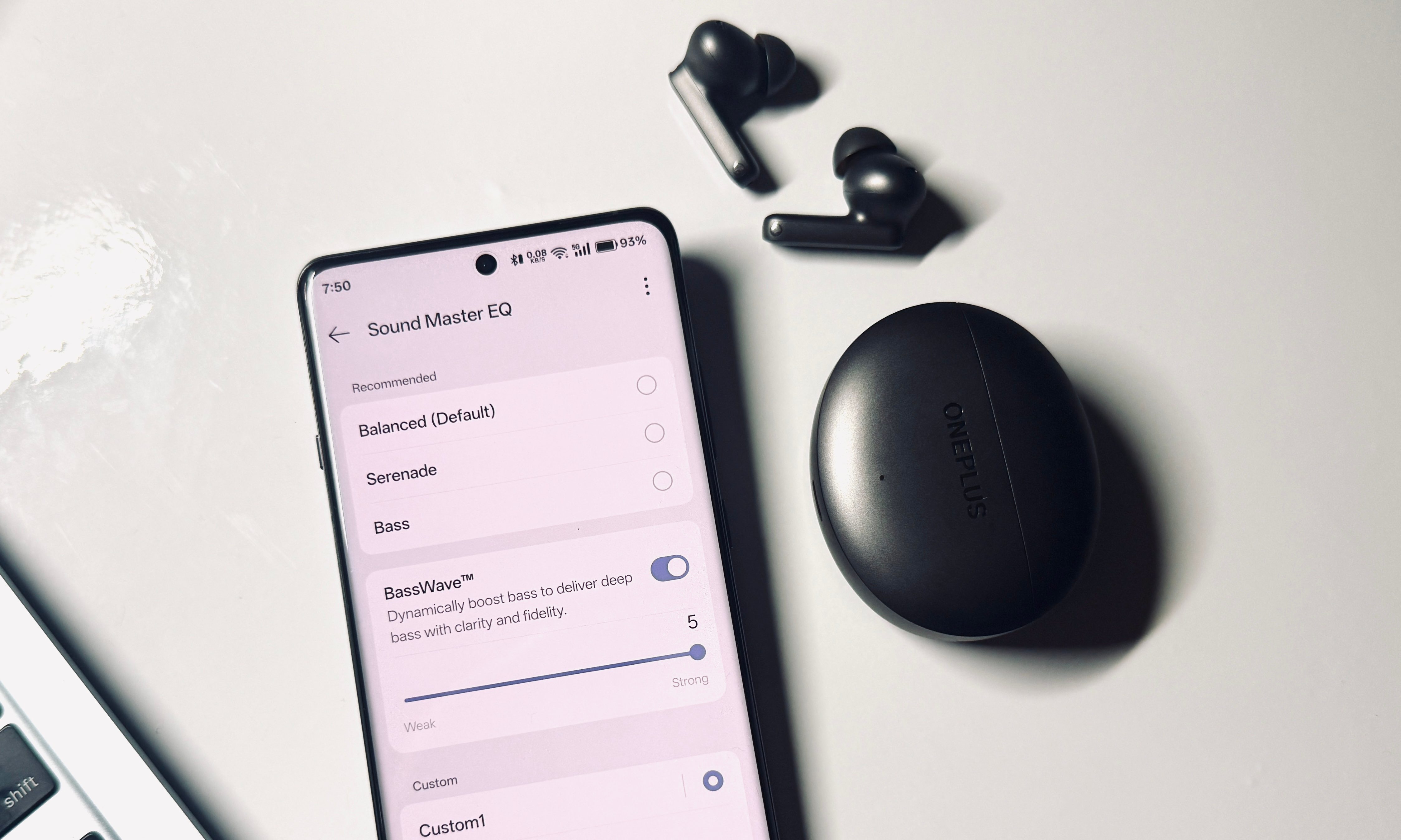 Sound Master setting on OnePlus Buds 4 earbuds.