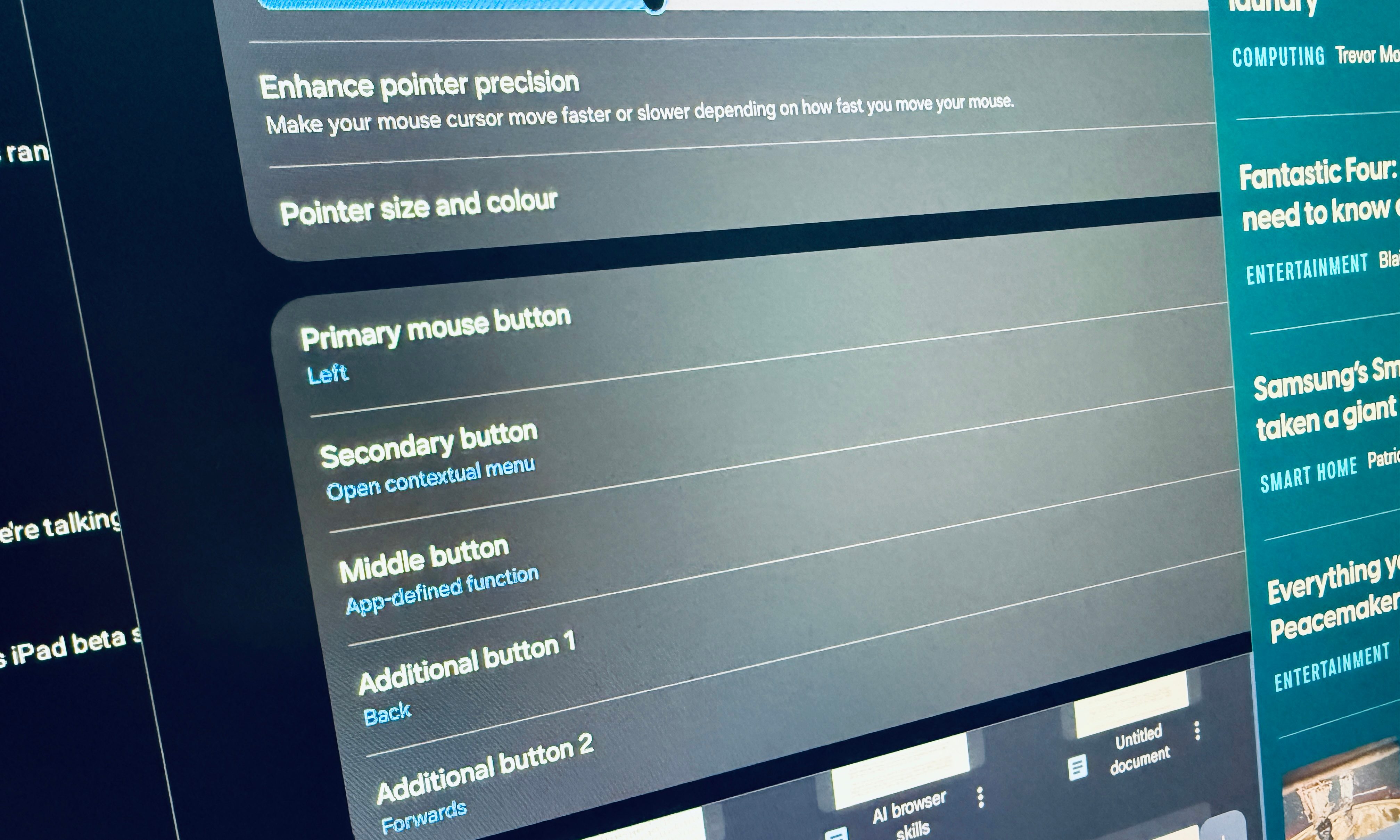 Powering a monitor with Samsung DeX through the Galaxy Z Fold 7.