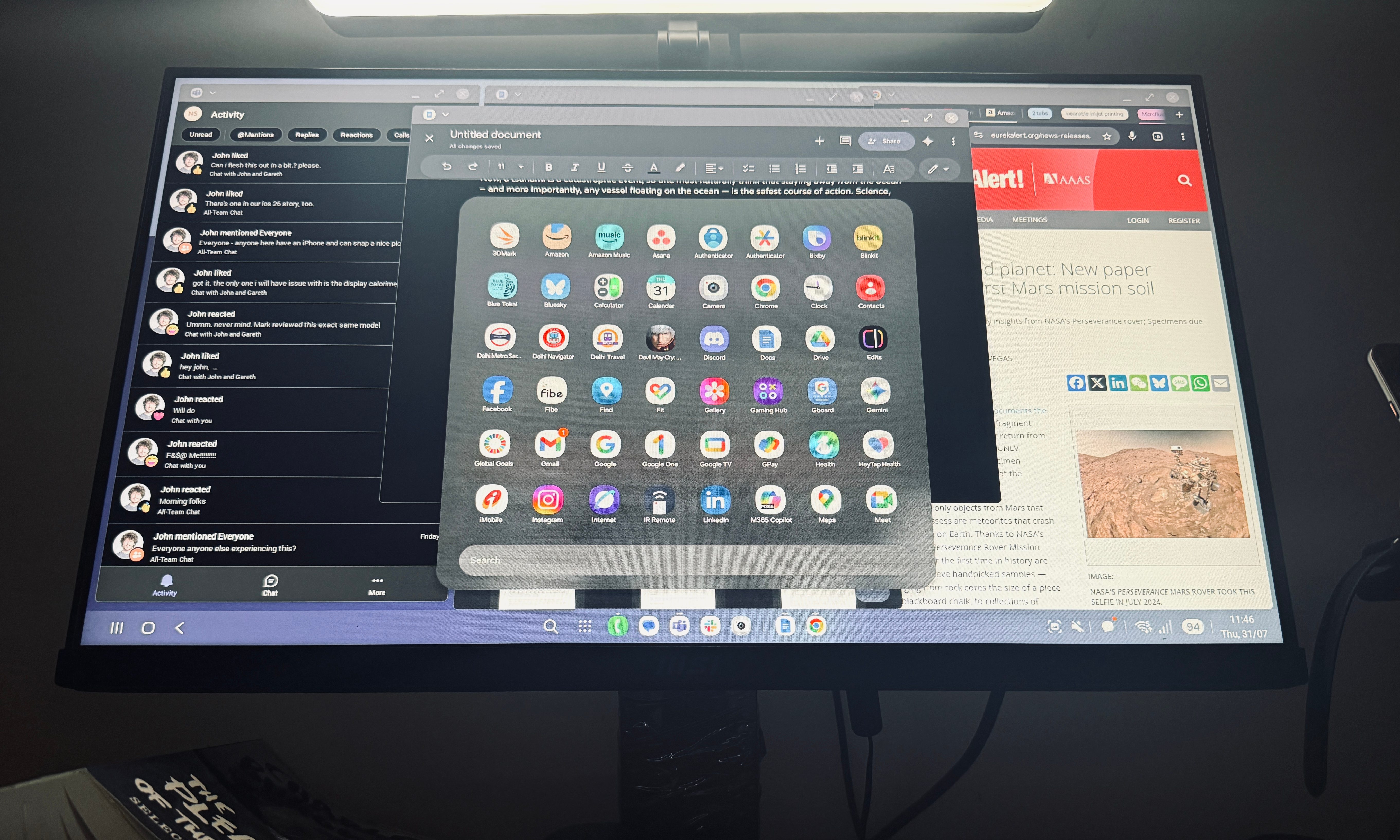 Turning a monitor into a desktop with Samsung DeX and the Galaxy Z Fold 7.