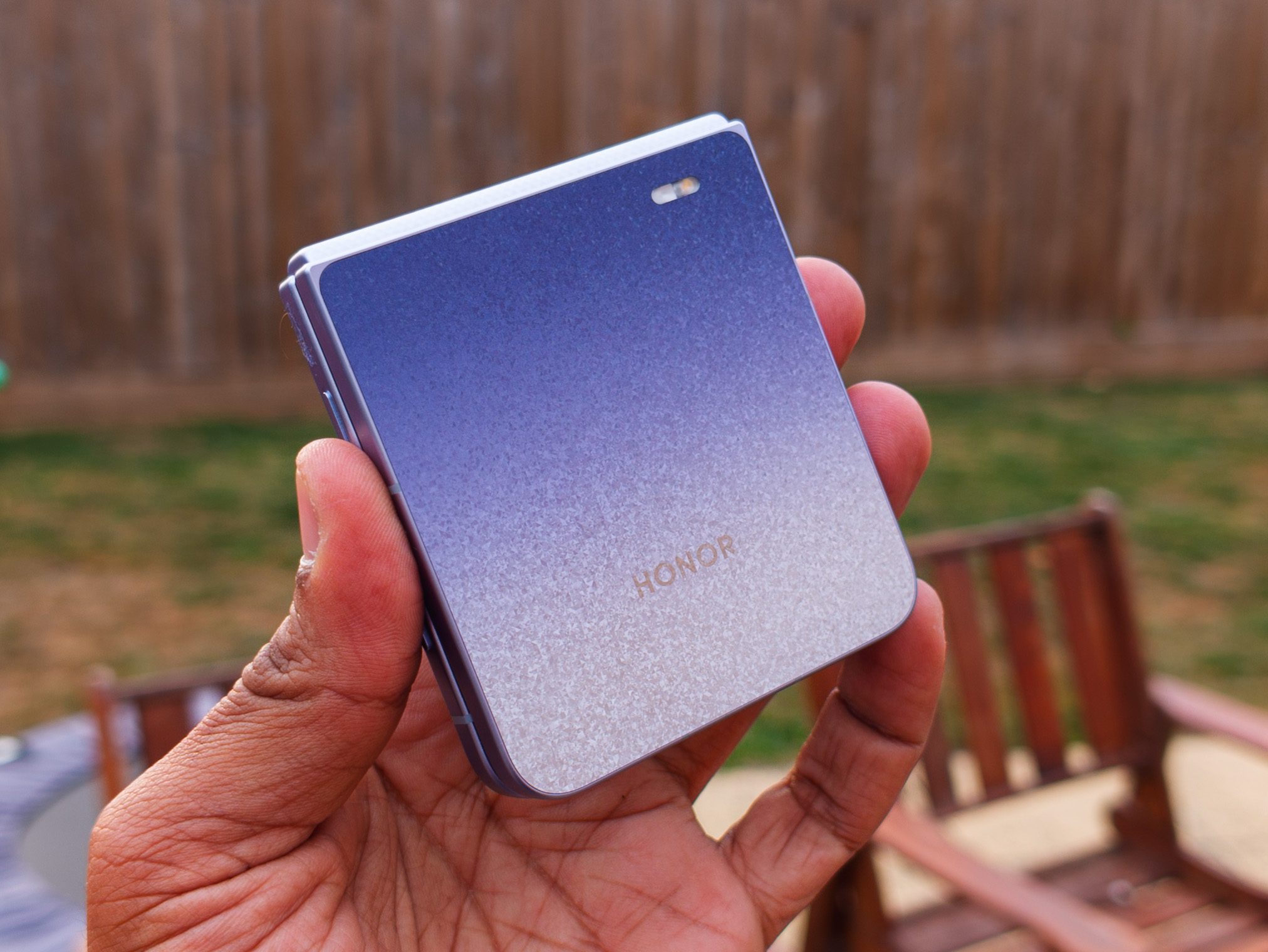Honor Magic V Flip 2 Jimmy Choo Edition