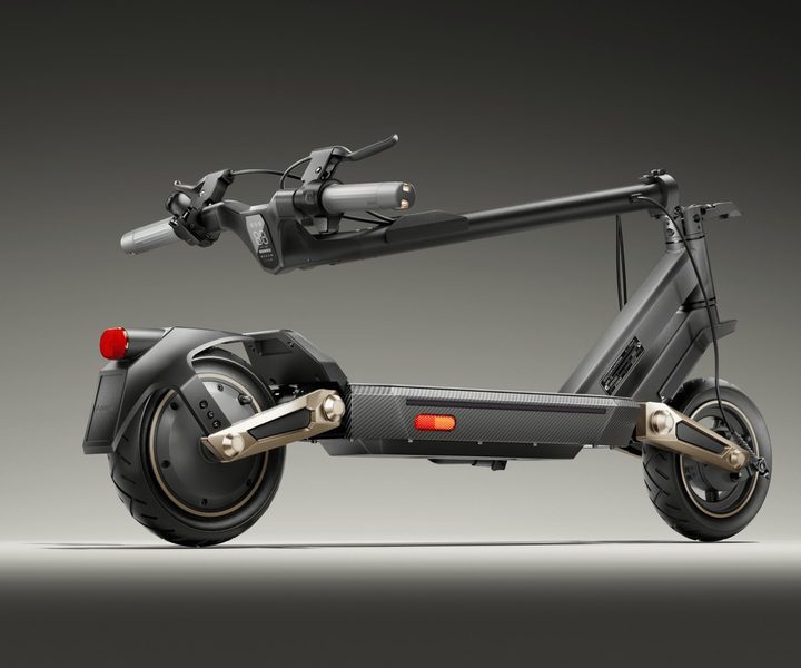 The Navee ST3 Pro folded for transport