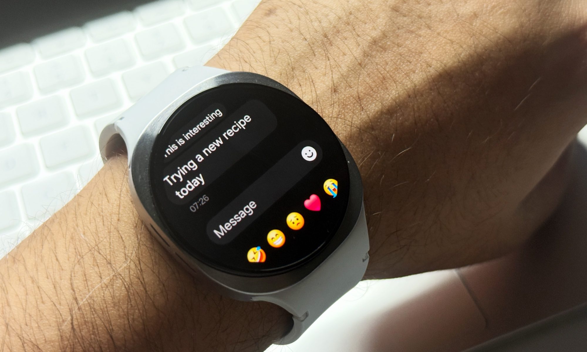 Replying to text on Samsung Galaxy Watch 8.