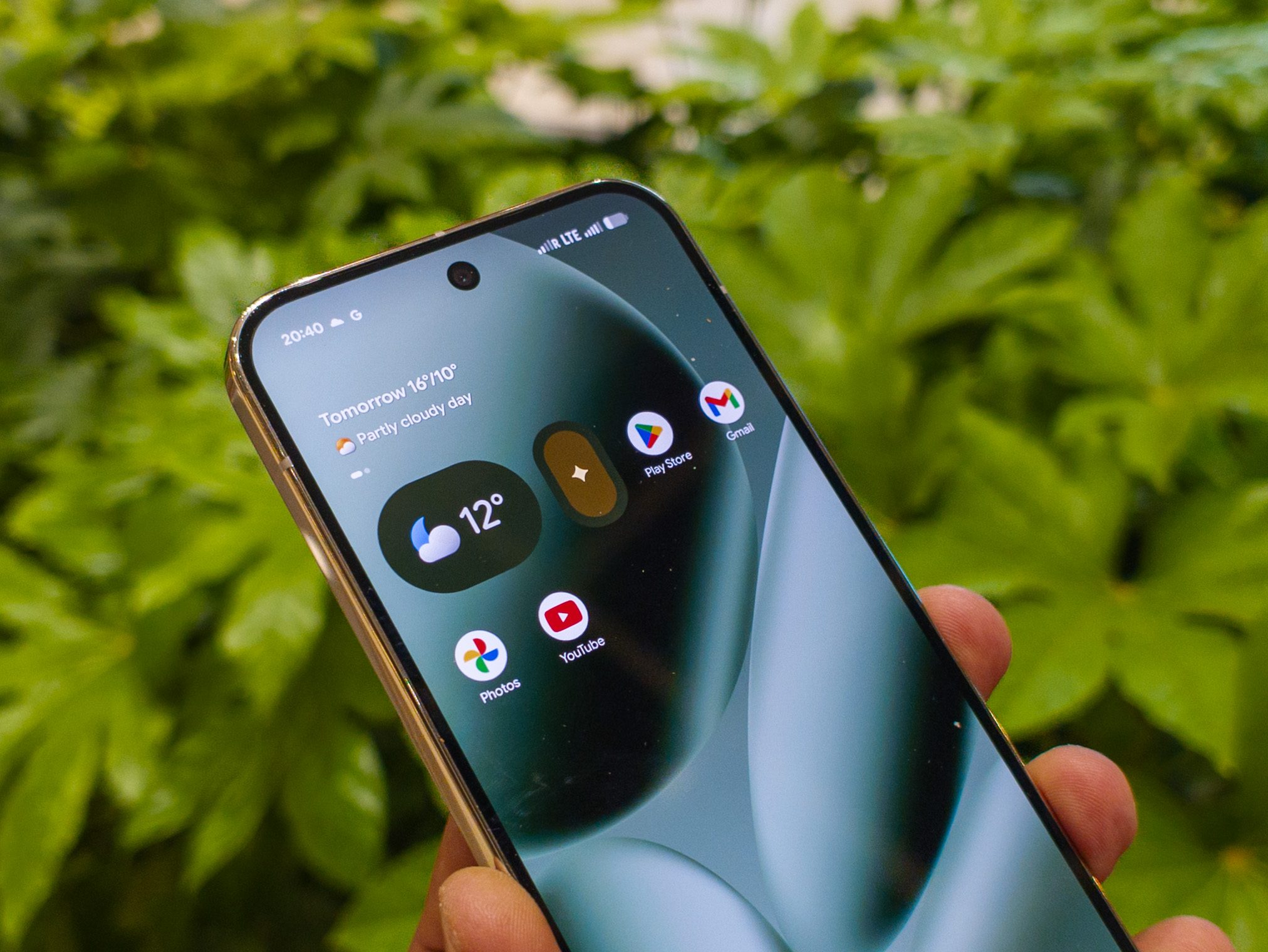 The screen on the Google Pixel 10 Pro XL in Jade