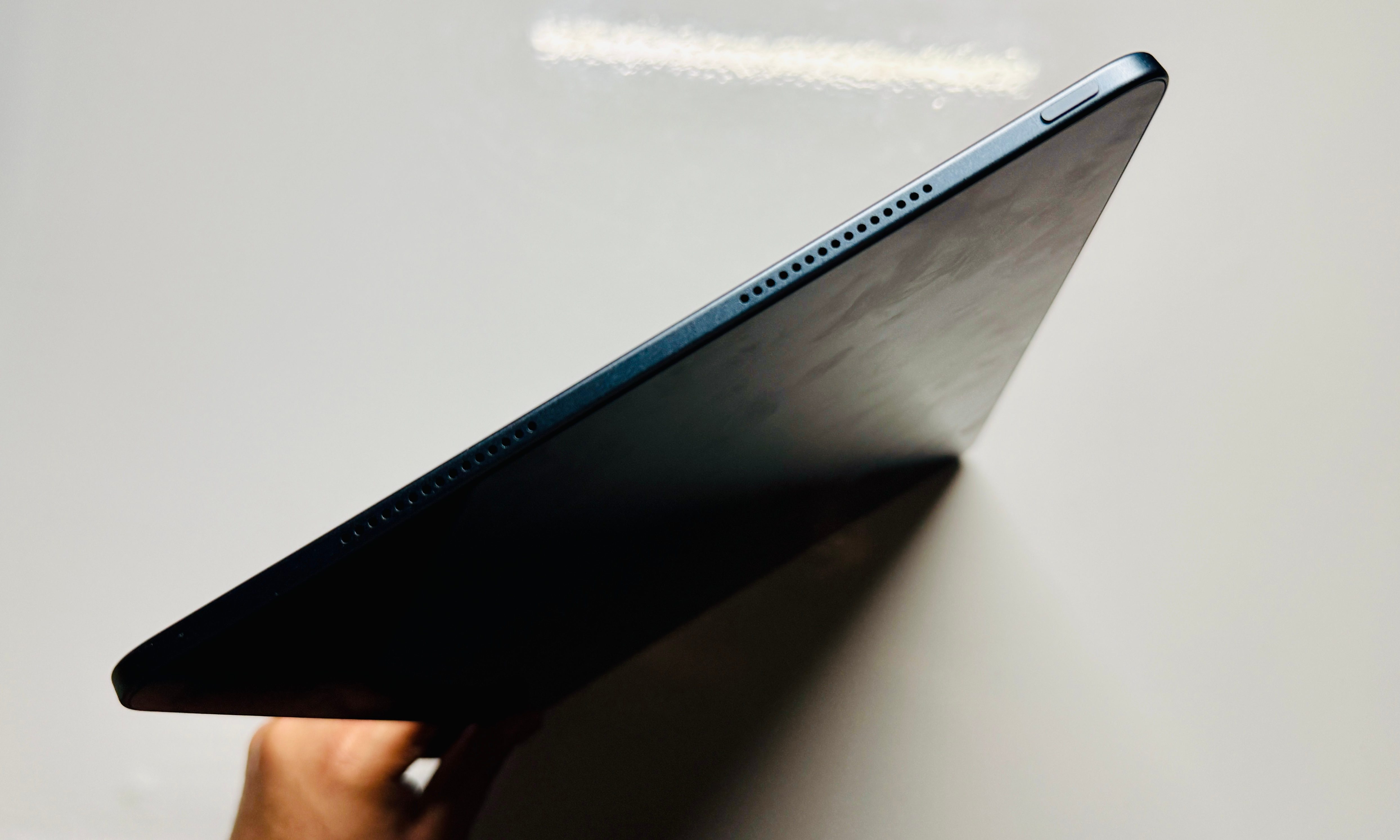 Edge of OnePlus Pad 3.