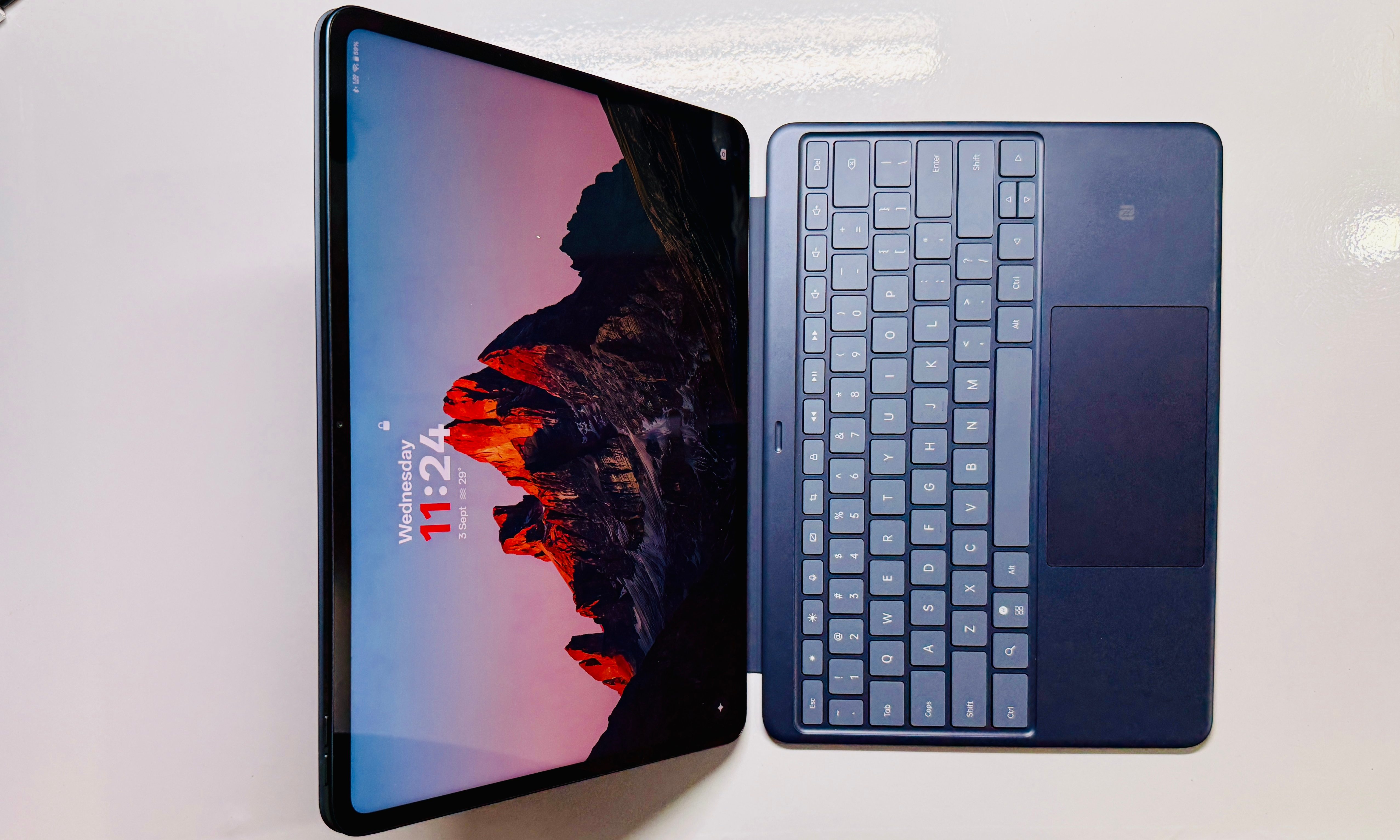 Keyboard and OnePlus Pad 3.
