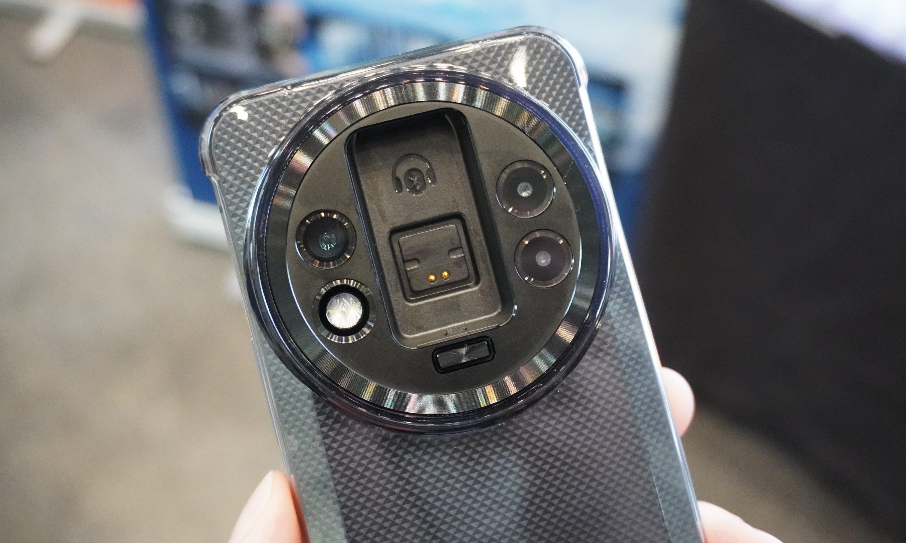 Module slot on the back of the Oukitel WP200