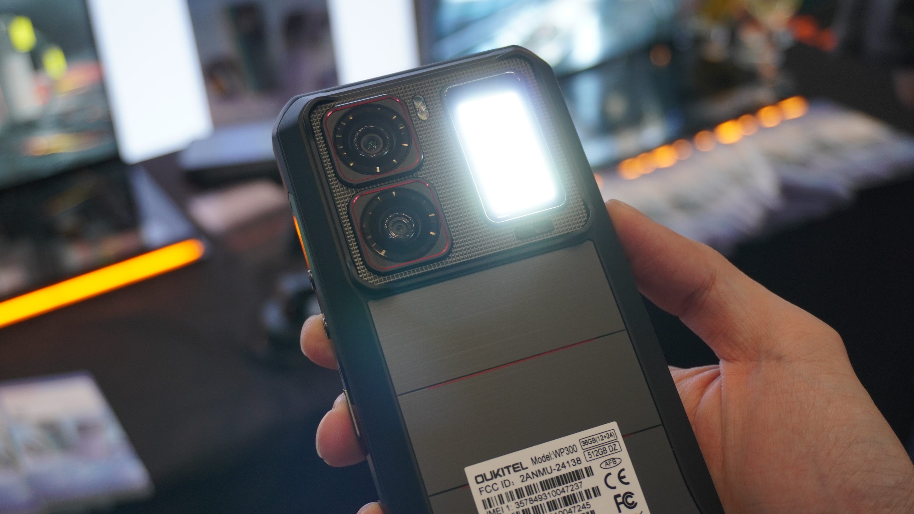 Flashlight module in the Oukitel WP200, turned on