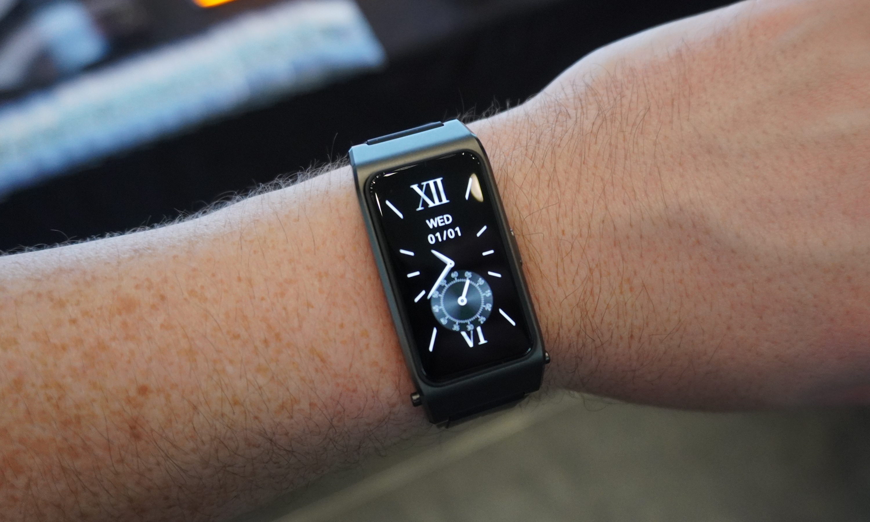 Fitness module in a strap, on a wrist