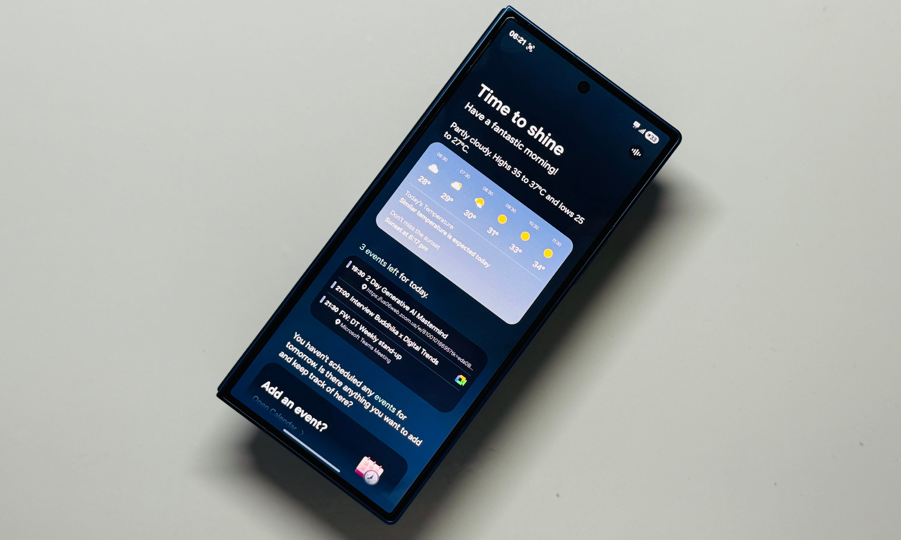 Now brief in Samsung One UI 8 on Galaxy Z Fold 7.