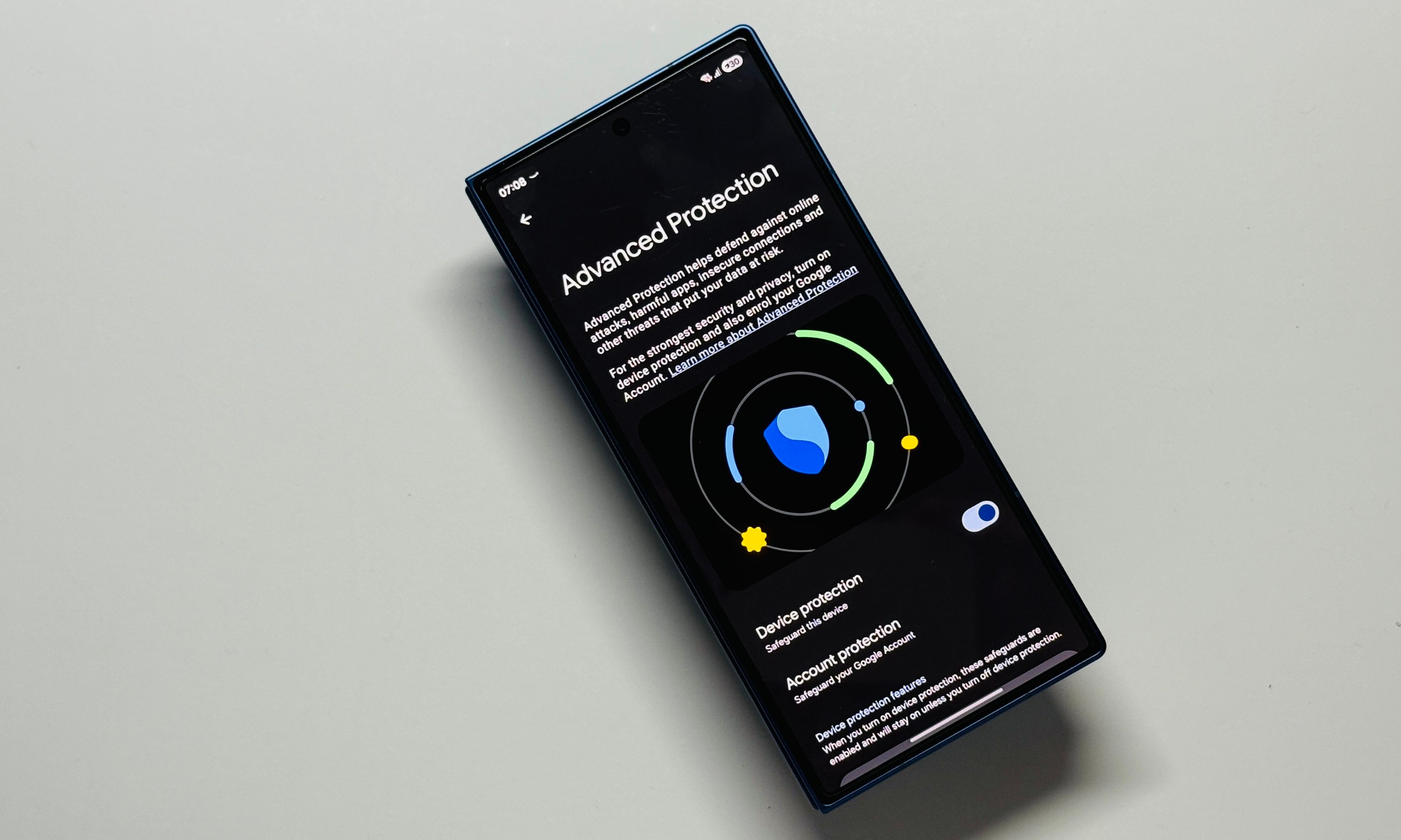Advanced security in Samsung One UI 8 on Galaxy Z Fold 7.