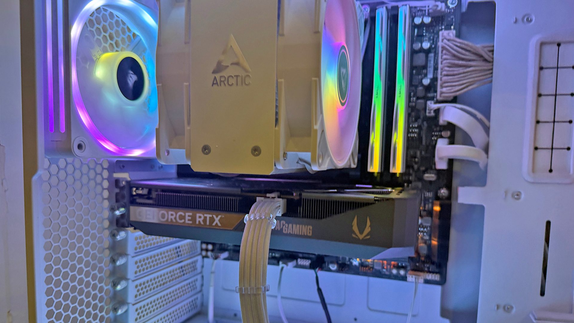 The Zotac Gaming RTX 5060 Twin Edge GPU installed inside a gaming PC