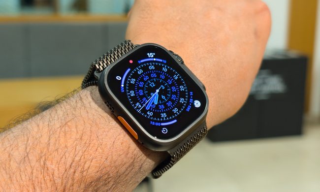 Apple Watch Ultra 3 in Black Titanium