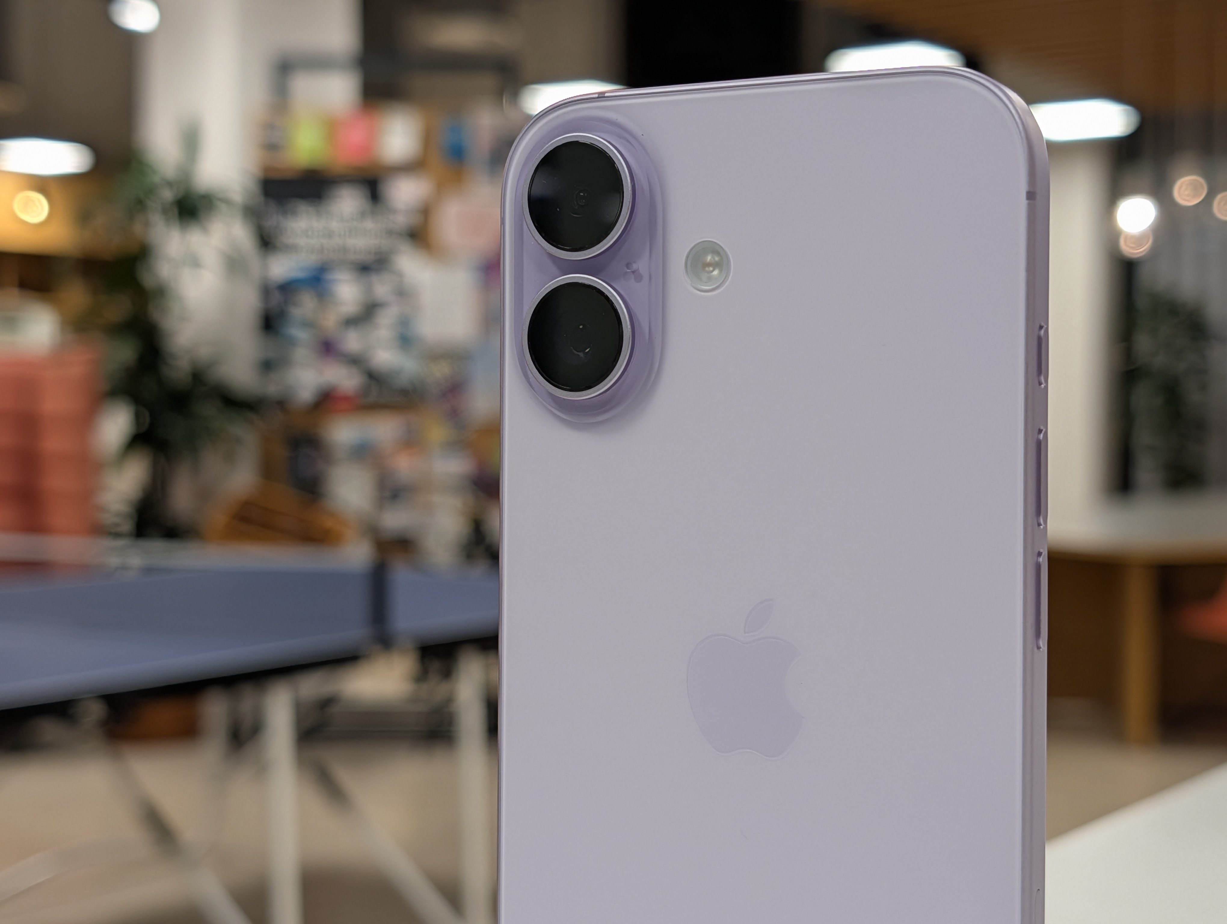 Apple iPhone 17 in Lavender Purple