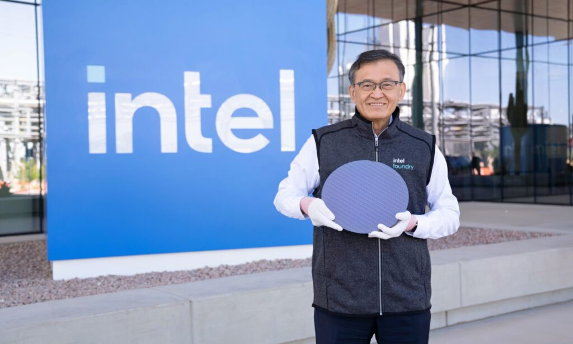 Wafer of CPU tiles for the Intel Panther Lake chips.