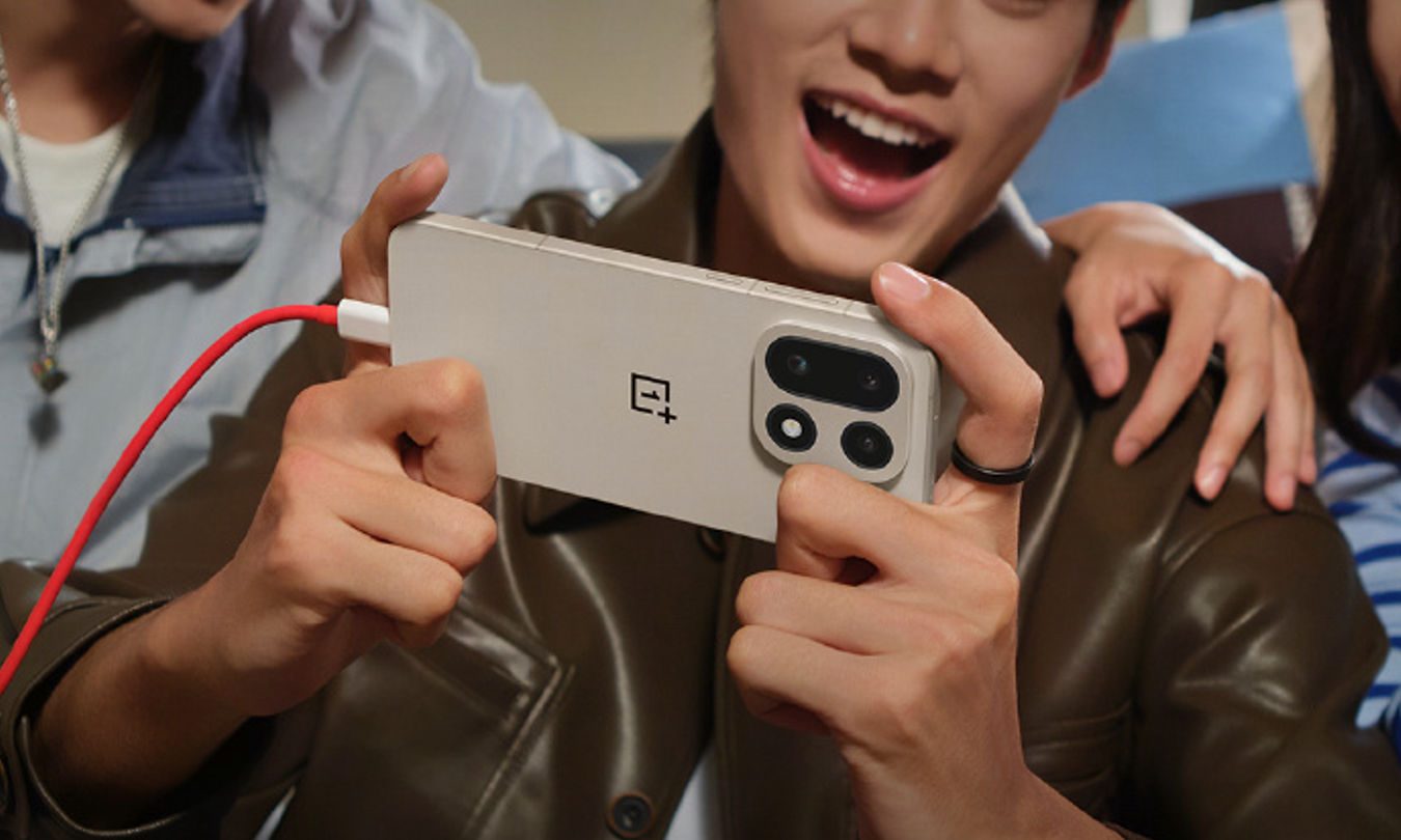 Gaming on the OnePlus 15