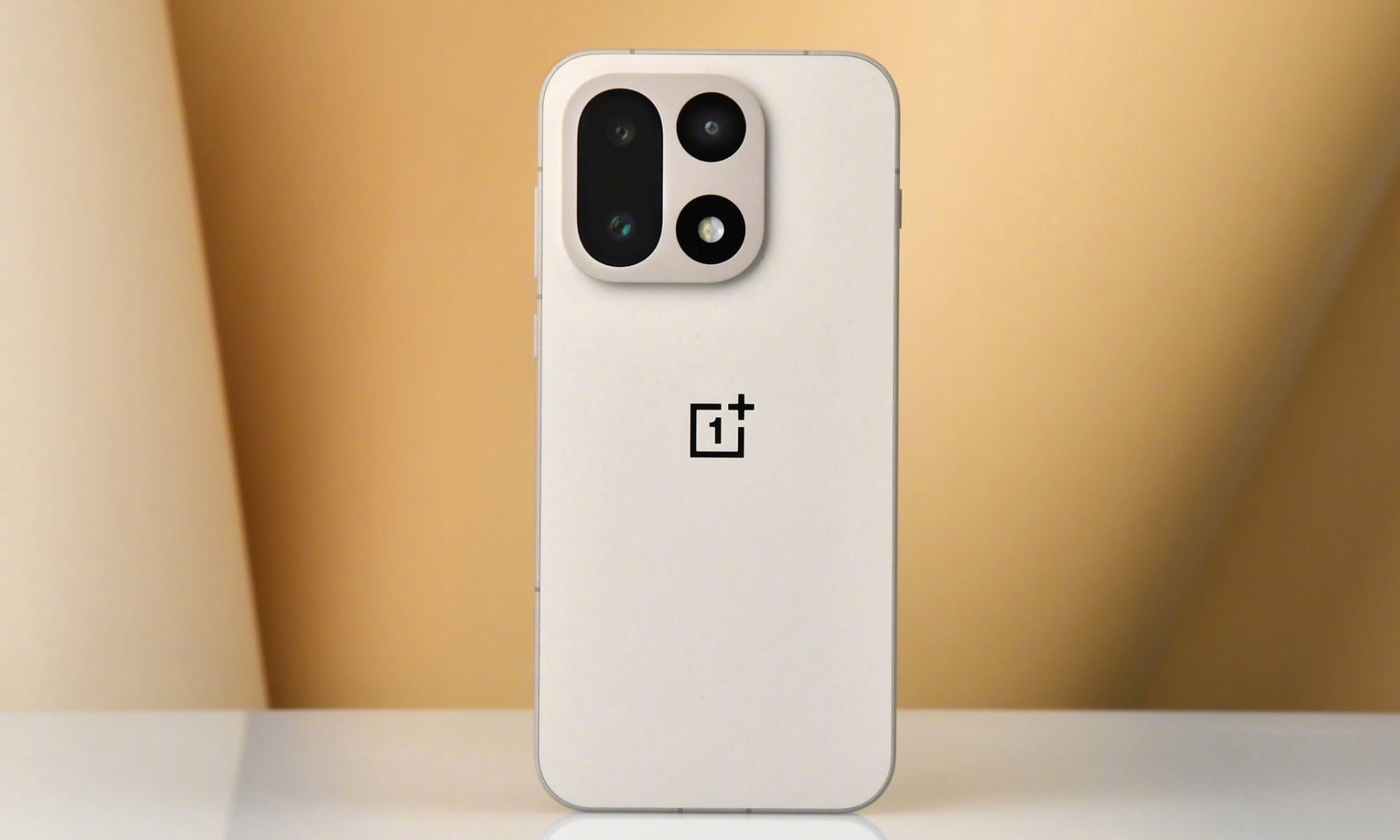 OnePlus 15 本体 ホワイト OnePlus 15: What we know so far - Digital Trends
