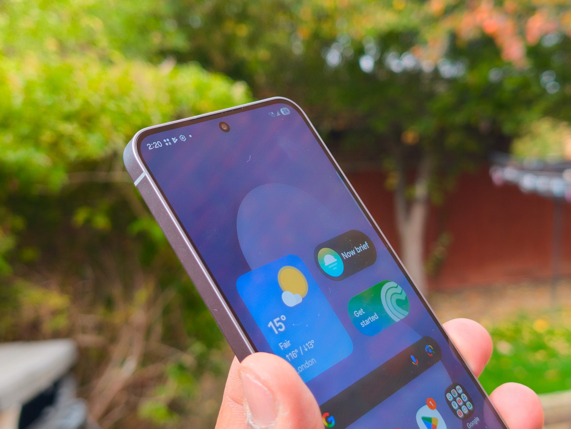 Samsung Galaxy S25 FE in Blue