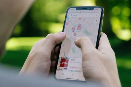 Apple Maps has started putting sponsored businesses at the top of search results