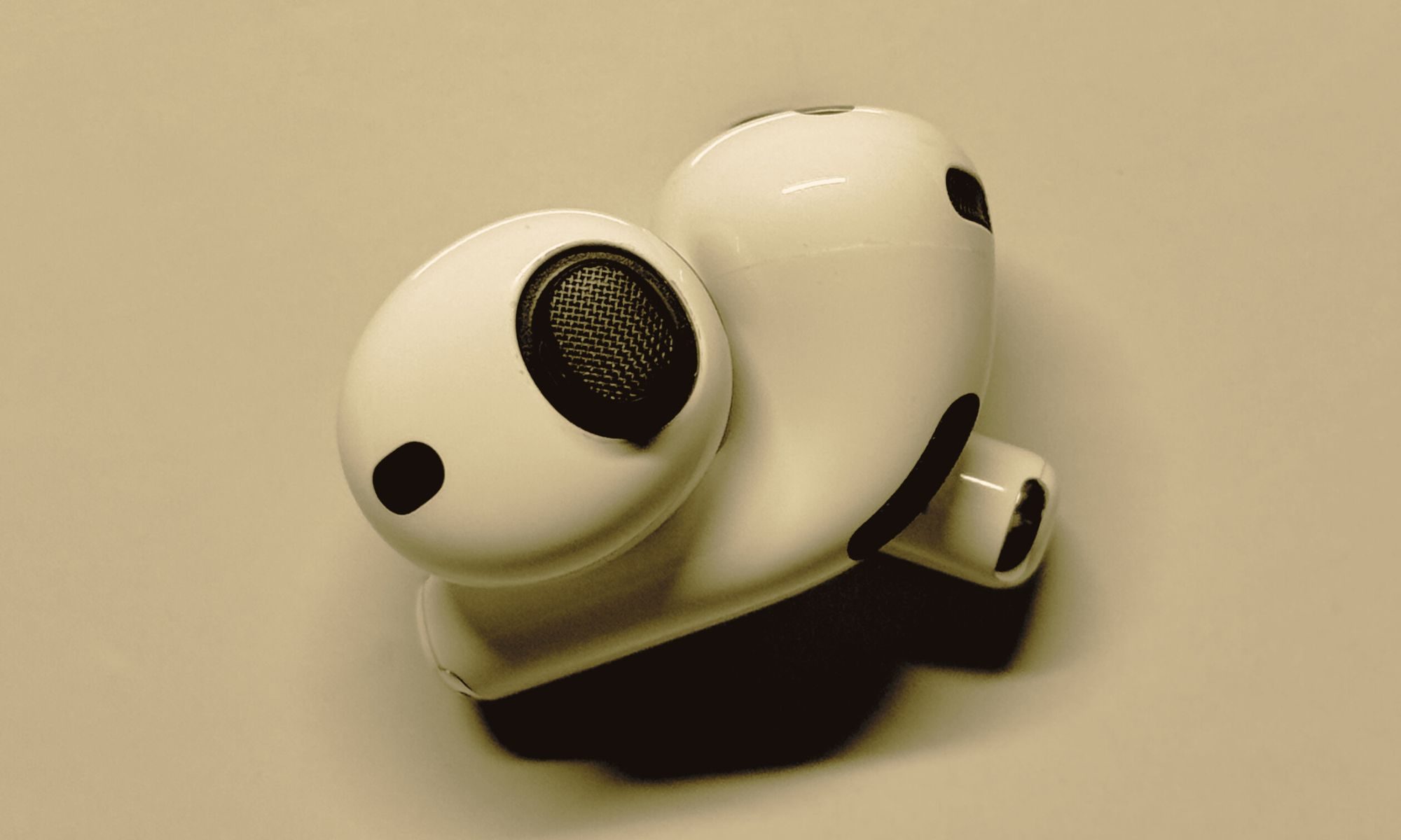 AirPods Pro 3 without ear tips.