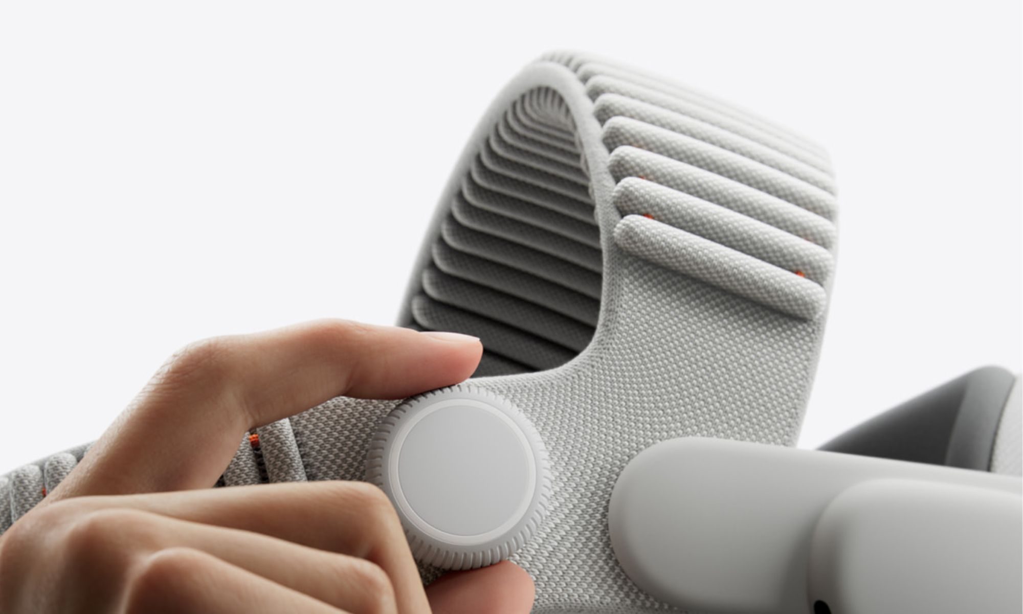 Dual Knit band for the M5 Vision Pro headset.