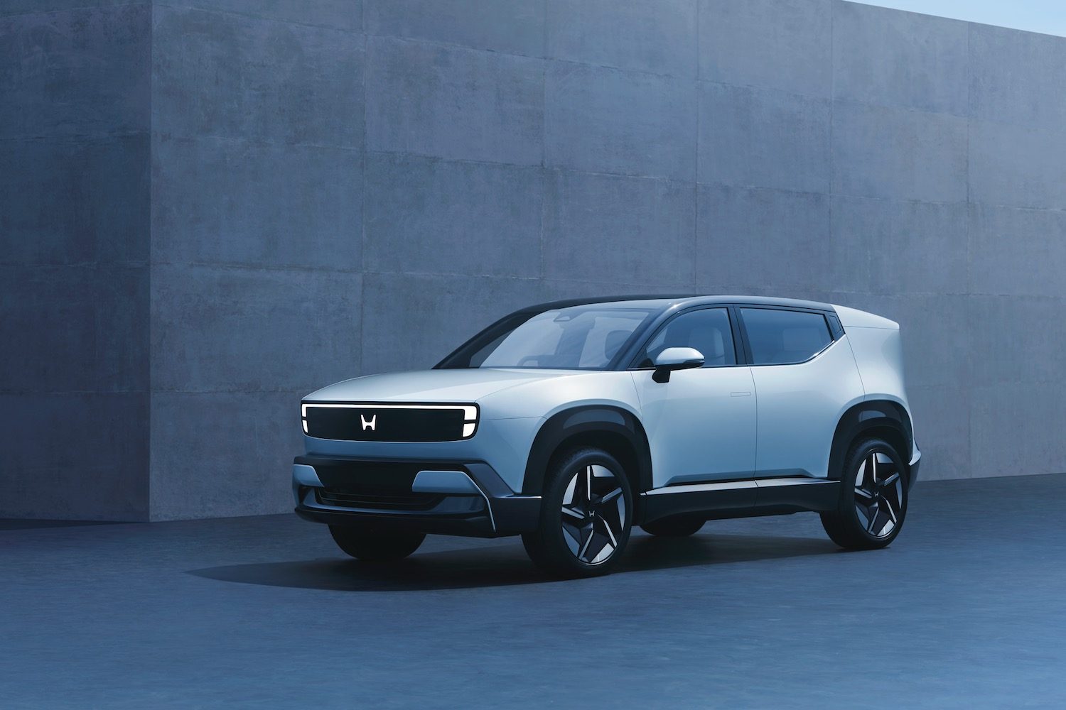 Honda 0 Alpha front quarter view.