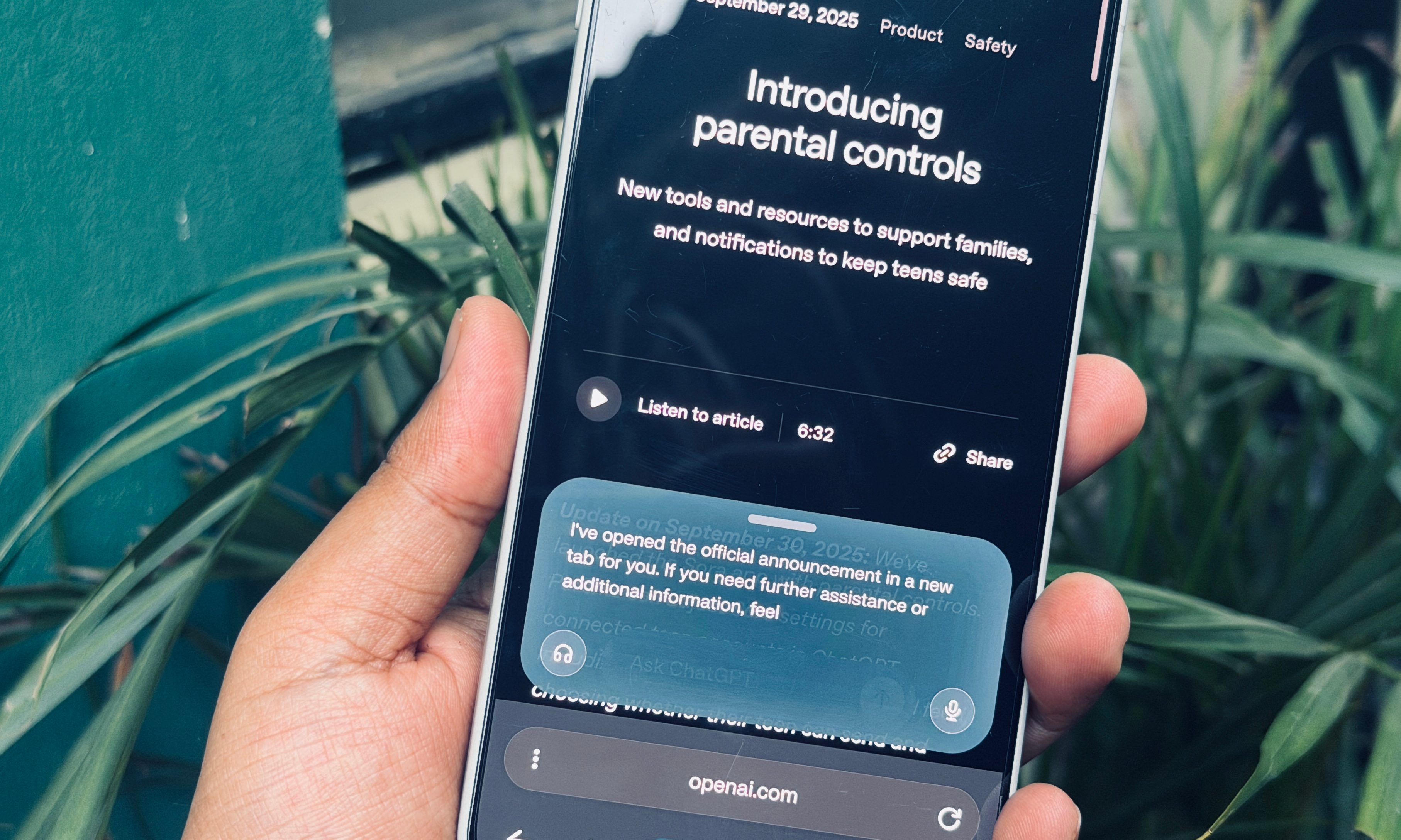 Finding webpages with Perplexity Comet browser on an Android phone.