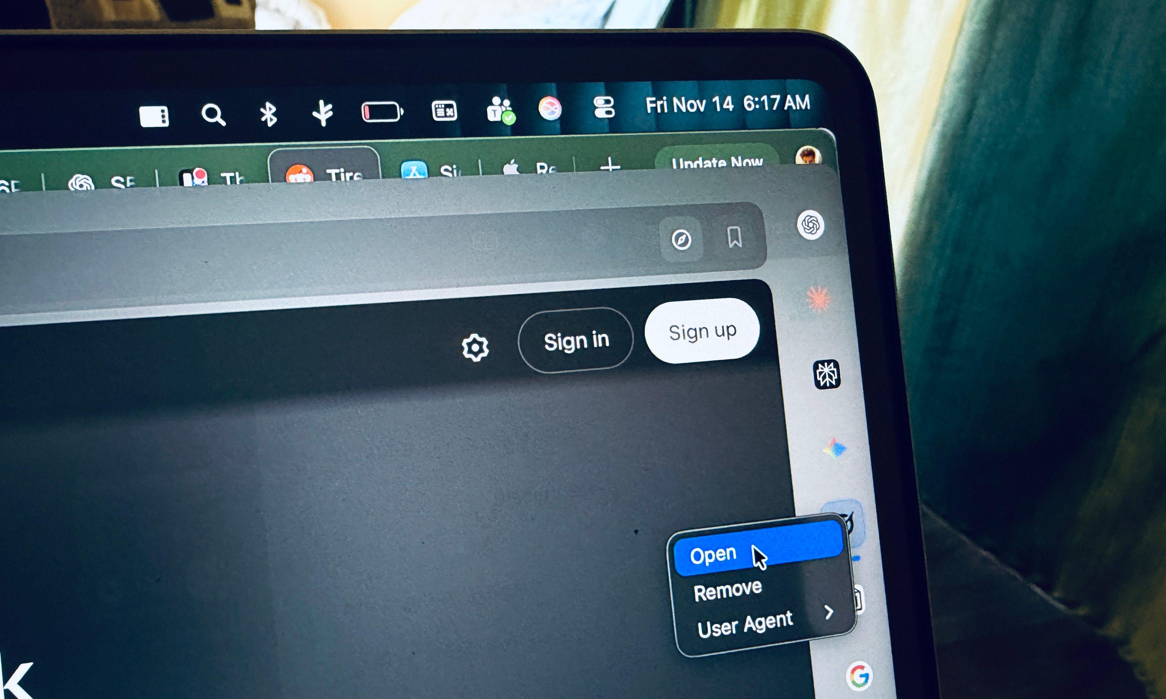 Running SideTab app on a MacBook Air.