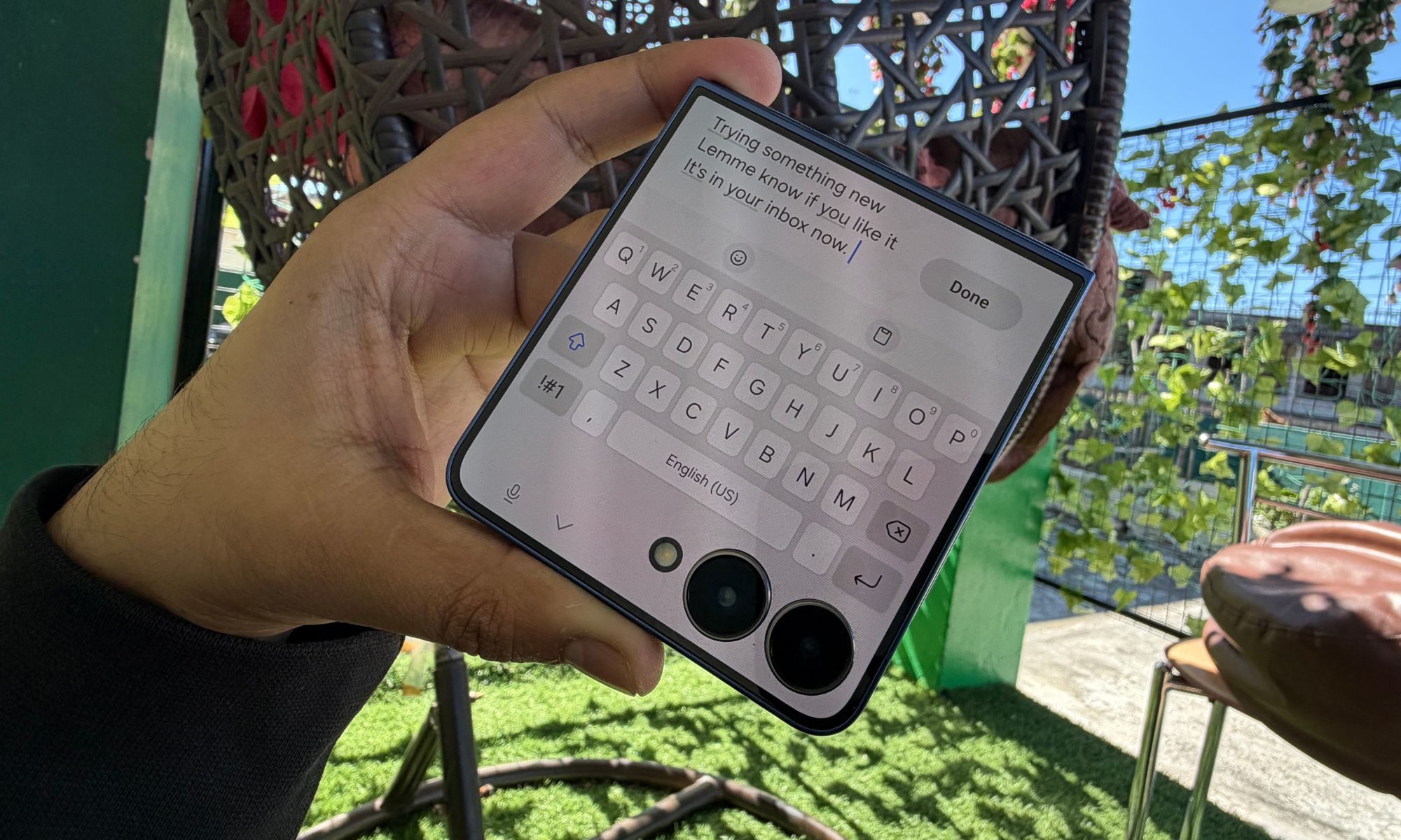Keyboard on the cover screen of Samsung Galaxy Z Flip 7.