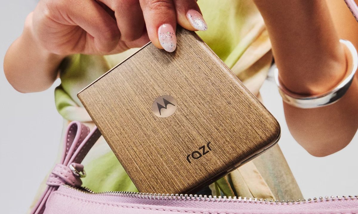 Motorola Razr+ 2026 vs. Razr Ultra: Is the $400 price gap actually ...