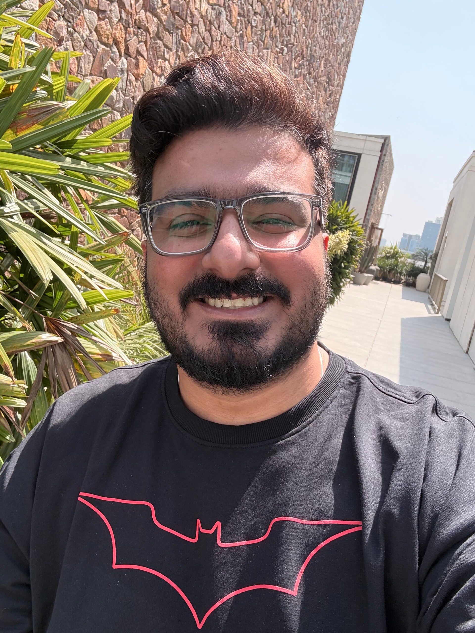 Selfie - iPhone 16