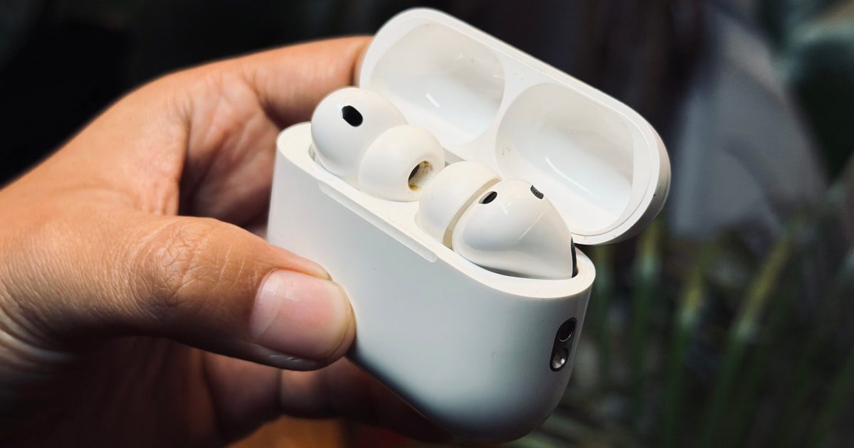 Apple’s rumored camera AirPods Pro may have hit a major roadblock