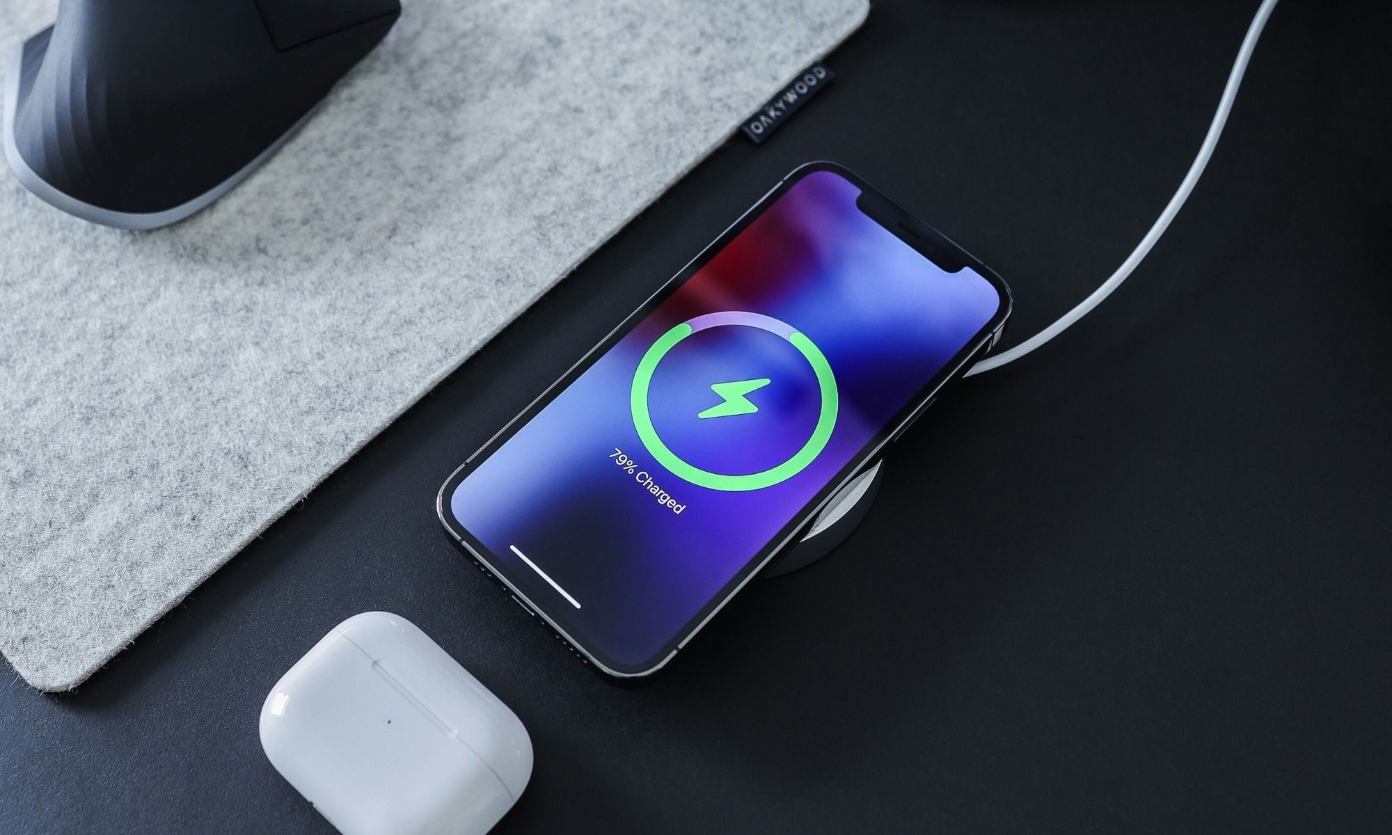 digitaltrends.com - Moinak Pal - Apple and Google sat for discussions to unlock 50W wireless charging for smartphones
