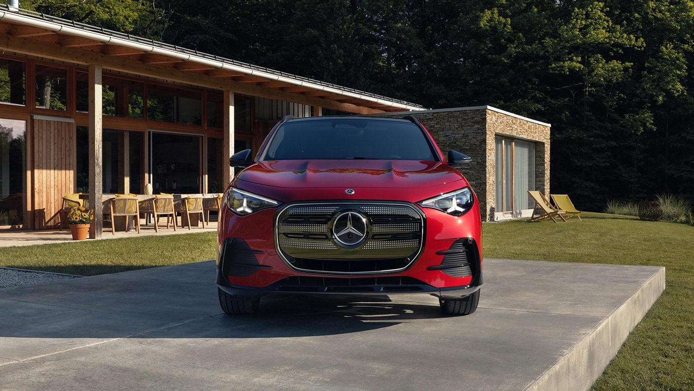 2028-Mercedes-Benz-GLA-SUV-front