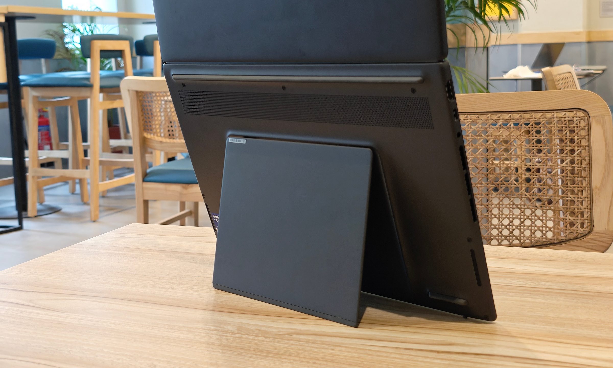 ASUS Zenbook Duo UX8407AA review: Two screens finally earned their place in my bag