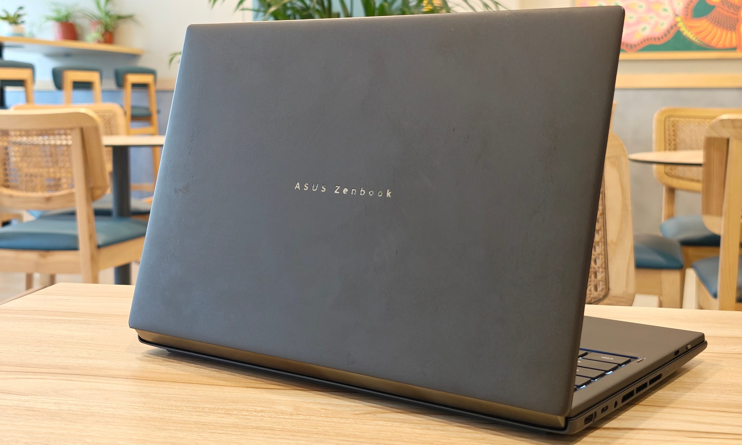 ASUS Zenbook Duo UX8407AA review: Two screens finally earned their place in my bag