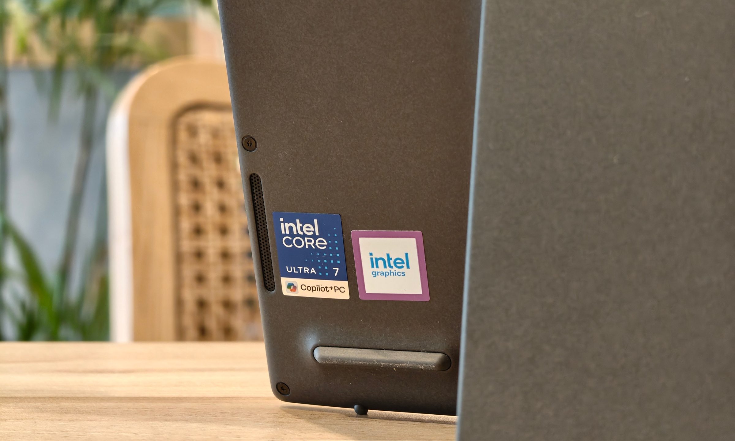 ASUS Zenbook Duo UX8407AA review: Two screens finally earned their place in my bag