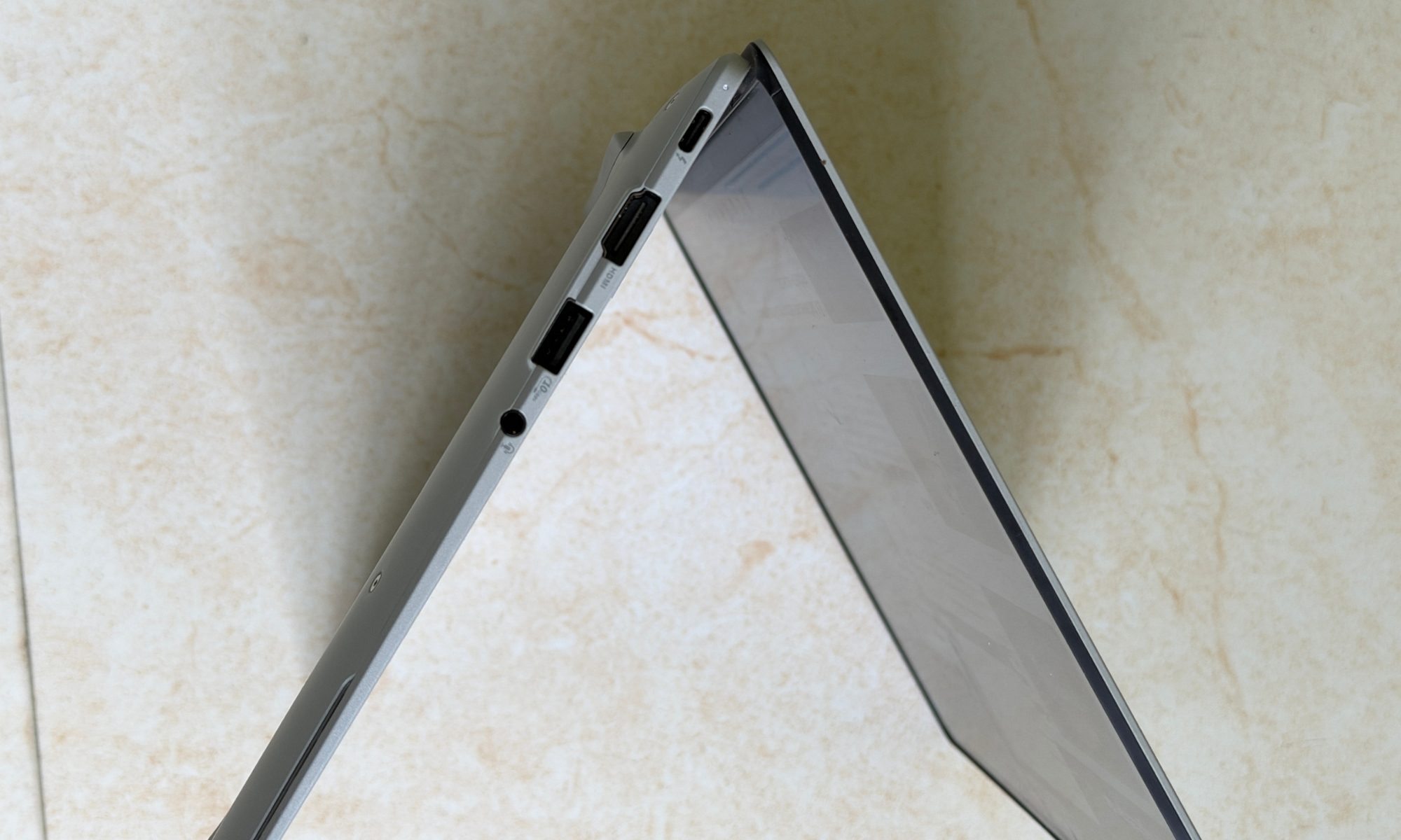 Asus ExpertBook Ultra laptop