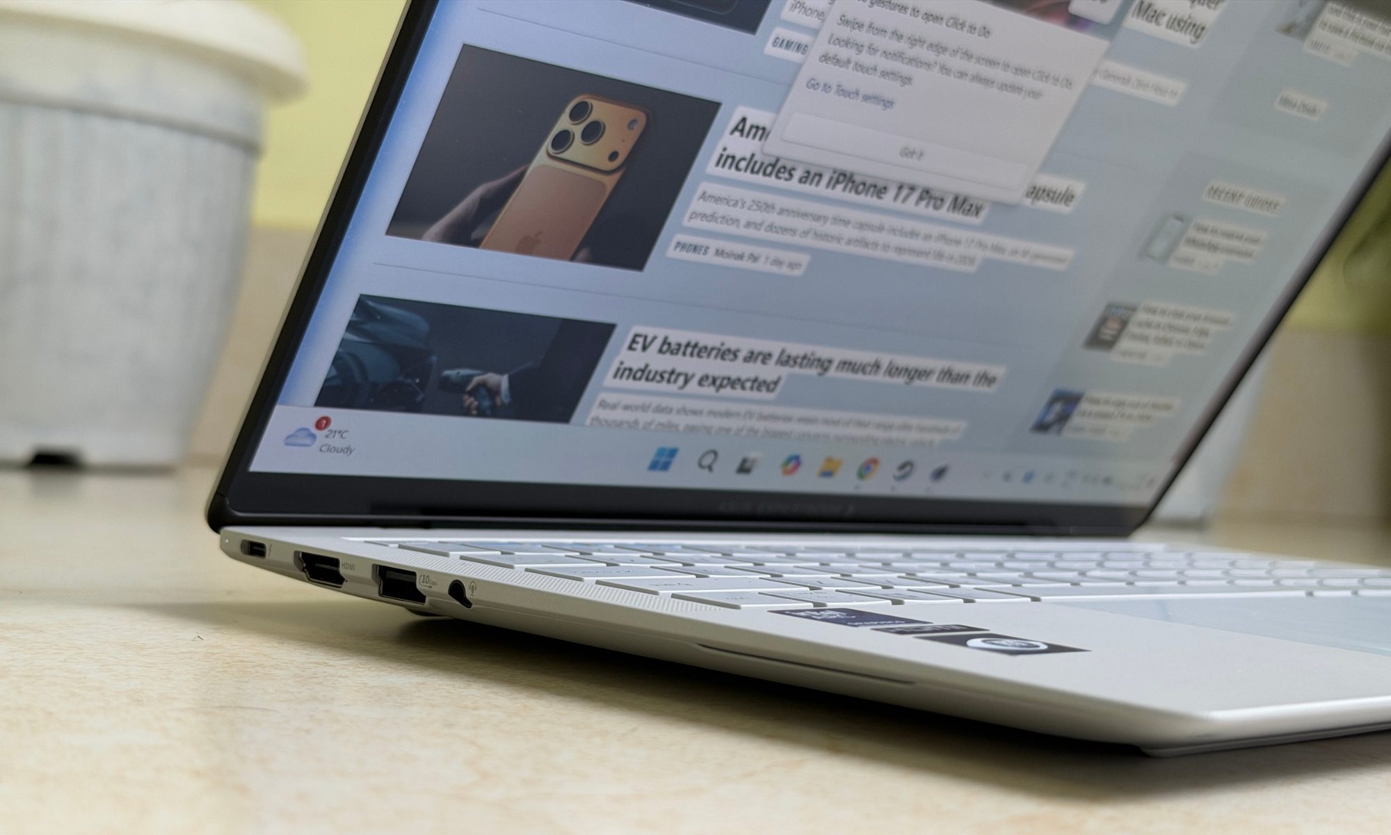 Asus ExpertBook Ultra laptop