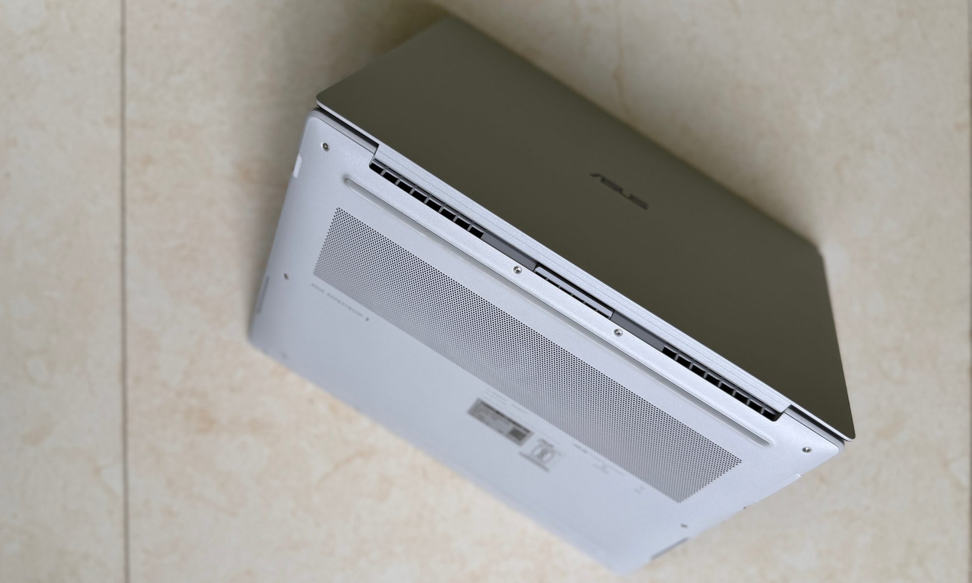 Asus ExpertBook Ultra laptop